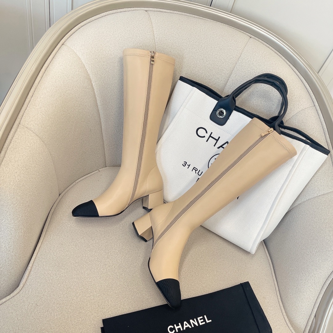 Elegant Chanel-Style Ankle Boots with Block Heel and Lambskin Leather 6 i1638609847 4273 4