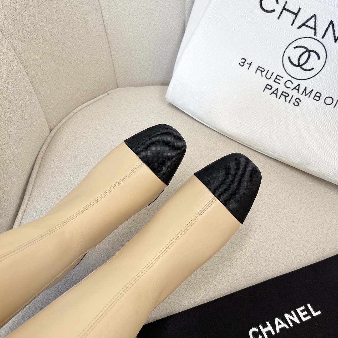 Elegant Chanel-Style Ankle Boots with Block Heel and Lambskin Leather 7 i1638609847 4421 5