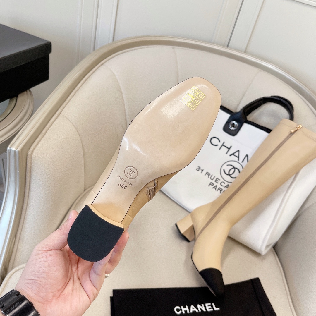 Elegant Chanel-Style Ankle Boots with Block Heel and Lambskin Leather 10 i1638609847 5258 8