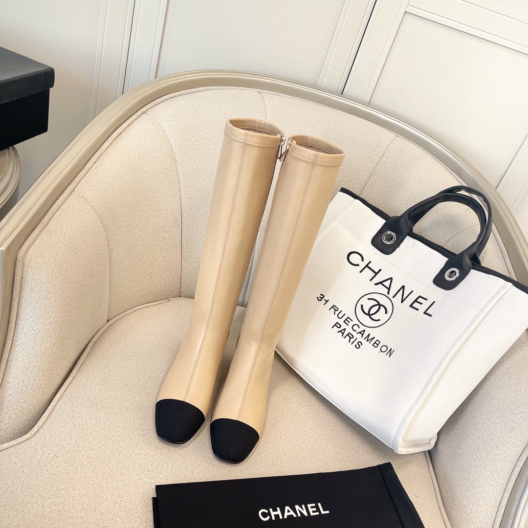 Elegant Chanel-Style Ankle Boots with Block Heel and Lambskin Leather 3 i1638609847 5511 1