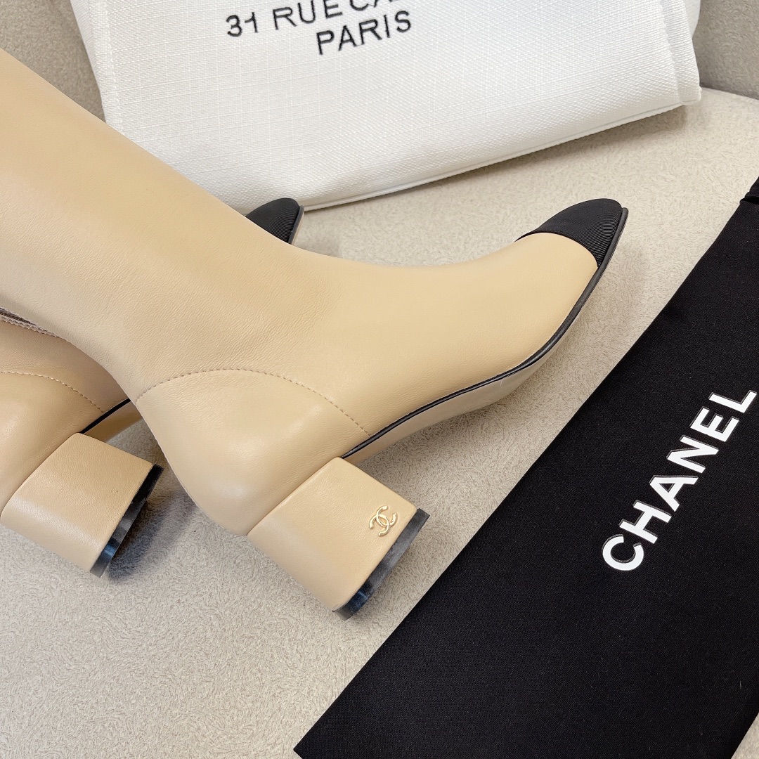 Elegant Chanel-Style Ankle Boots with Block Heel and Lambskin Leather 8 i1638609847 6753 6