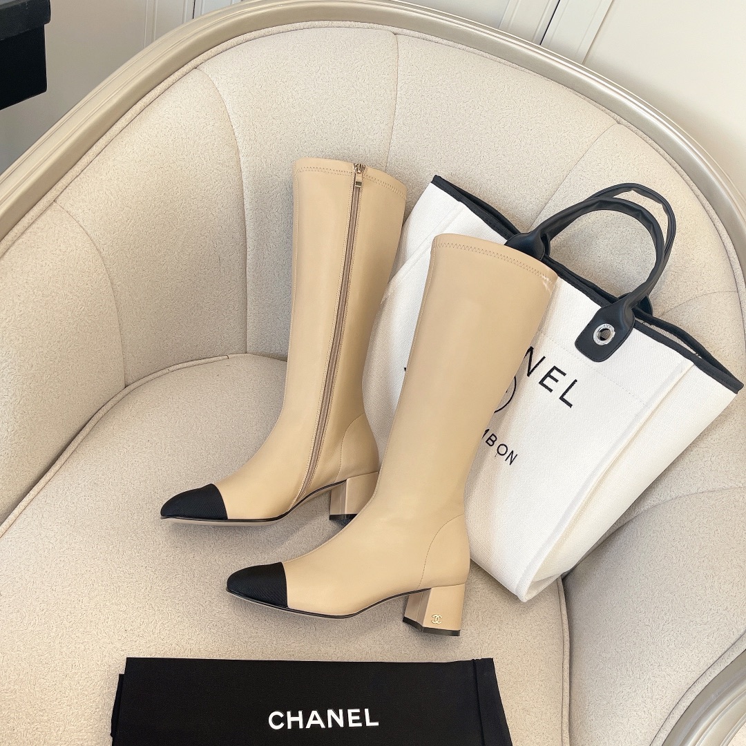 Elegant Chanel-Style Ankle Boots with Block Heel and Lambskin Leather 5 i1638609847 69 3