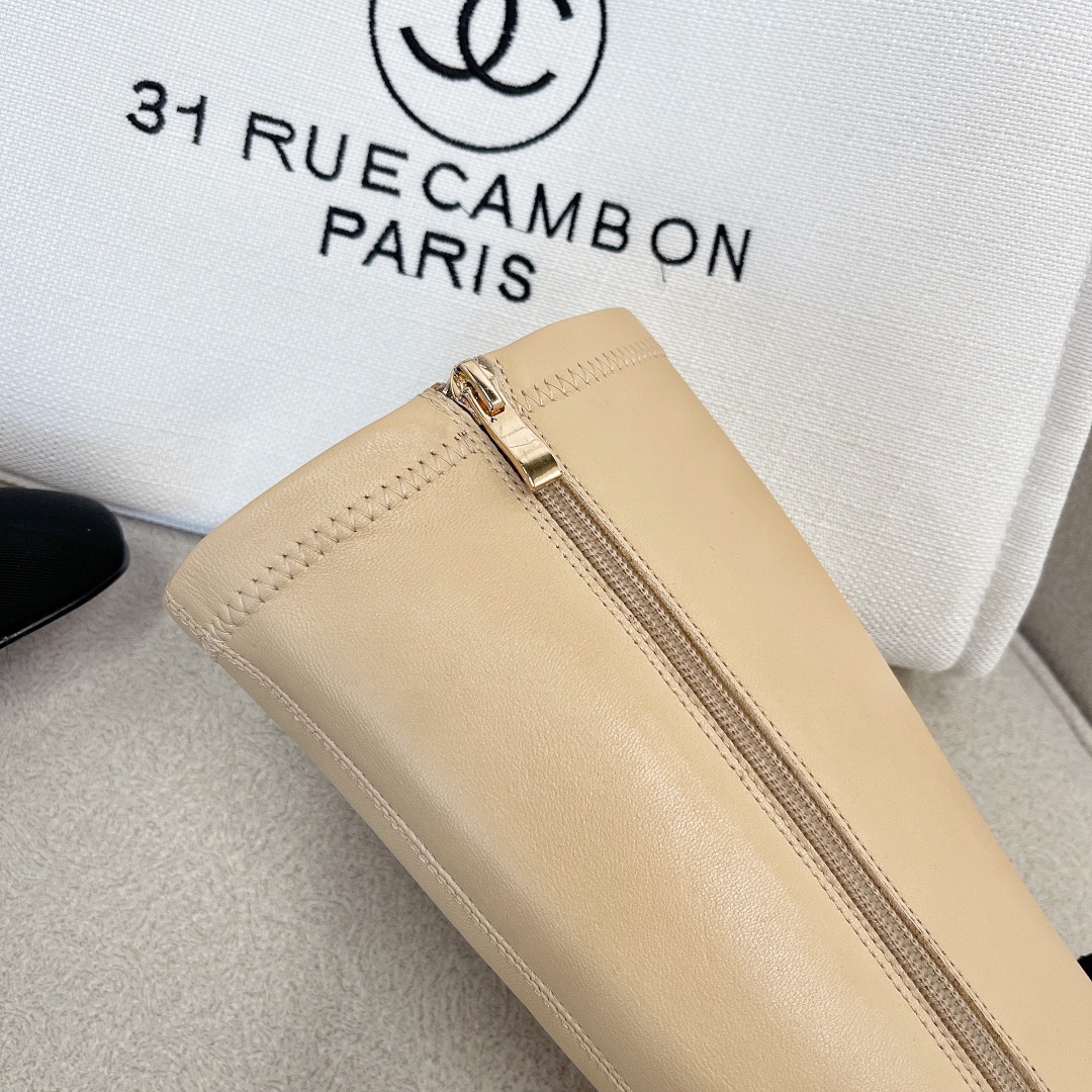 Elegant Chanel-Style Ankle Boots with Block Heel and Lambskin Leather 9 i1638609847 9827 7