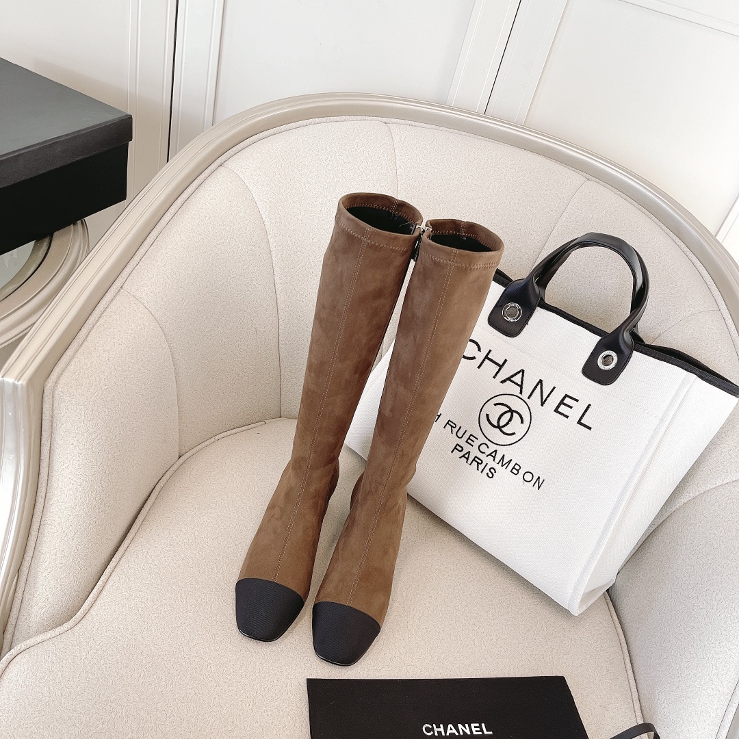 Elegant Chanel-Style Two-Tone Lambskin Ankle Boots with Block Heel