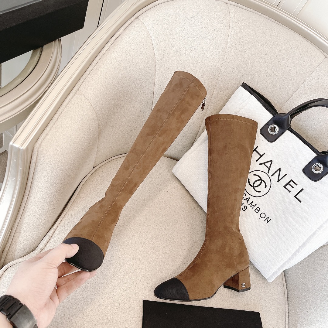 Elegant Chanel-Style Two-Tone Lambskin Ankle Boots with Block Heel 6 i1638609964 4737 4