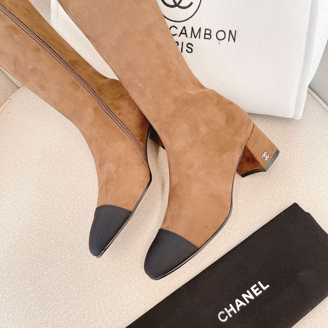 Elegant Chanel-Style Two-Tone Lambskin Ankle Boots with Block Heel 7 i1638609964 670 5