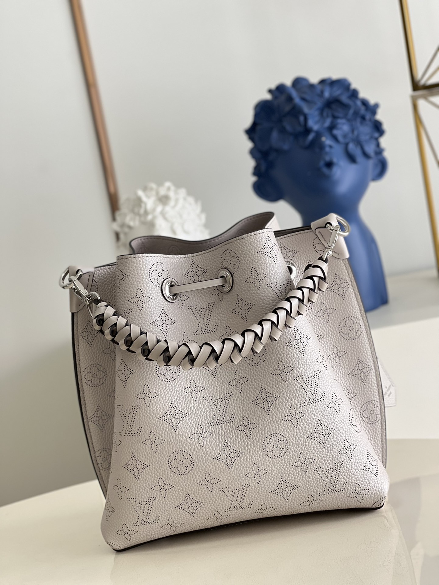 Louis Vuitton LV 镂花牛皮Muria水桶包 M58788