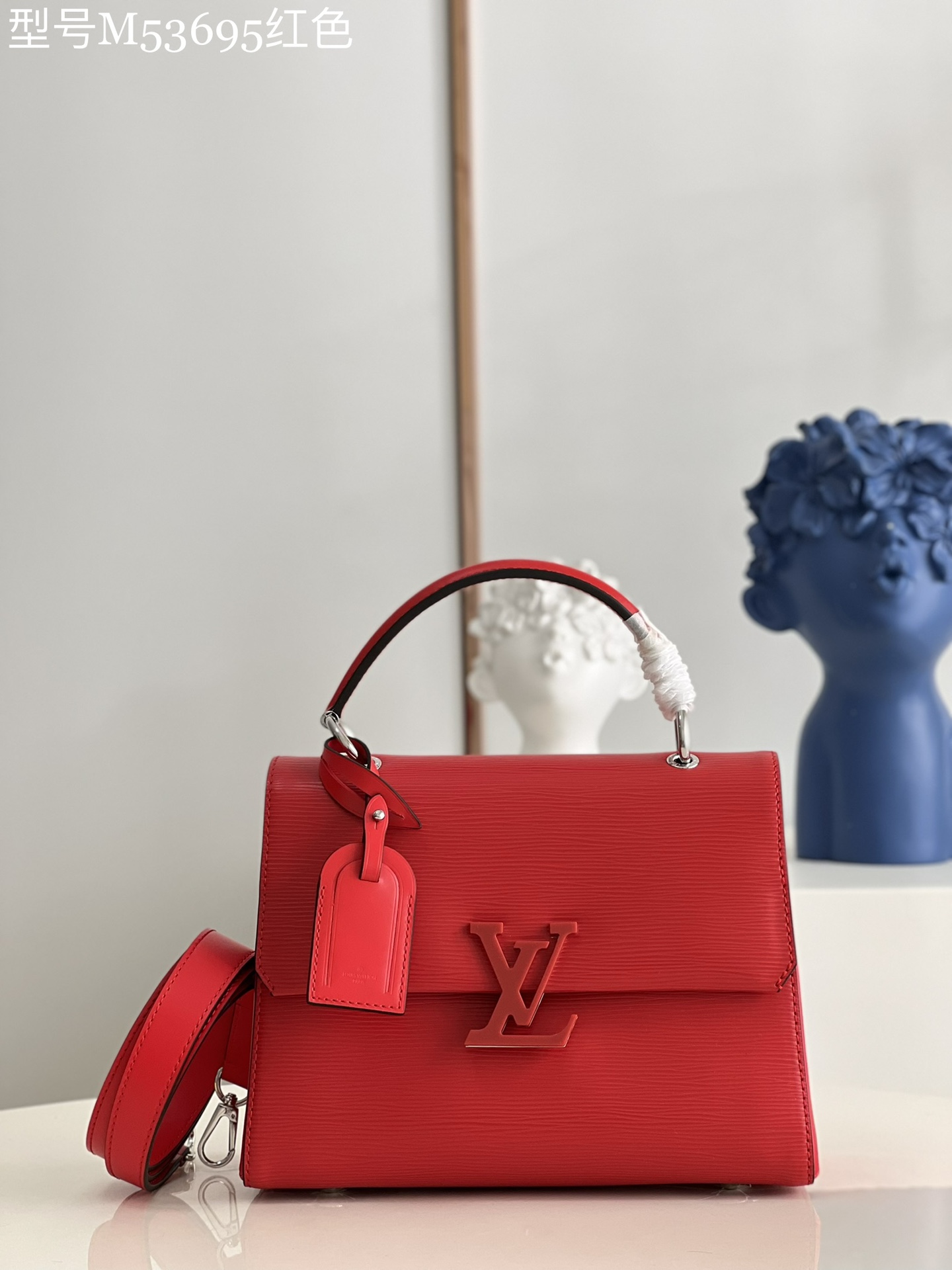 NO:398156,【Exclusive real photo M53695 red】Grenelle small handbag is made of Epi leather and smooth leather trim, eye-catching embellishment of large-size LV logo, with clear edges and corners without losing the gentle temperament. Cleverly use the top handle and long shoulder strap, and replace it with the shoulder or crossbody to carve the elegant charm for daily travel. Size 26*20*12 sd.,LV [original leather],louis vuitton,rene caovilla19860909【独家实拍M53695红色】Grenelle 小号手袋取材 Epi 皮革和光滑皮革饰边,醒目点缀大号同色 LV 标识,棱角分明而不失温婉气质.巧用顶部手柄和长肩带,肩背或斜挎随心而换,为日常出行雕琢优雅之韵.尺寸26*20*12 sd.,LV【原厂皮】,louis vuitton,rene caovilla,Bag