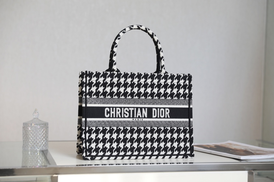 Dior Book Tote Tote Bags Black Embroidery