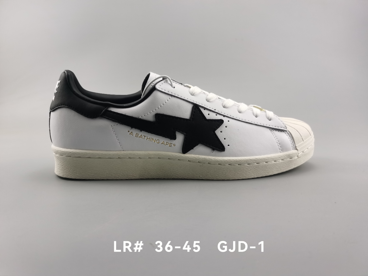 💰220 独家出：原盒版本 阿迪达斯 Adidas Originals Superstar 贝壳头 联名迷彩猿人 全新配色经典黑白贝壳头官网同步 实拍首发渠道正品订单 诠释市场最高工艺水平货号：GZ8980 尺码：36-45带半码