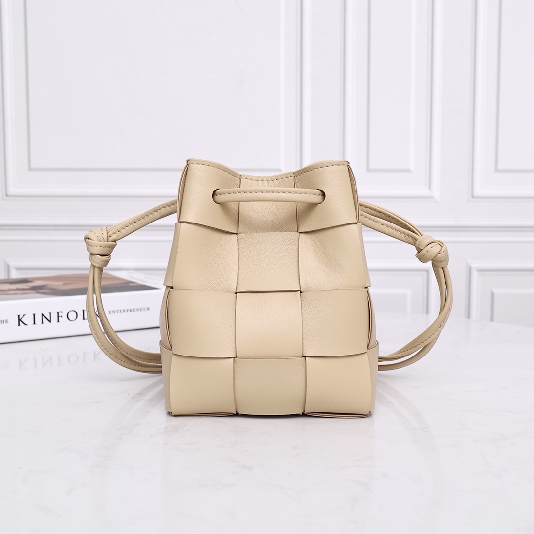 Woven Mini Bucket Bag Drawstring Square
