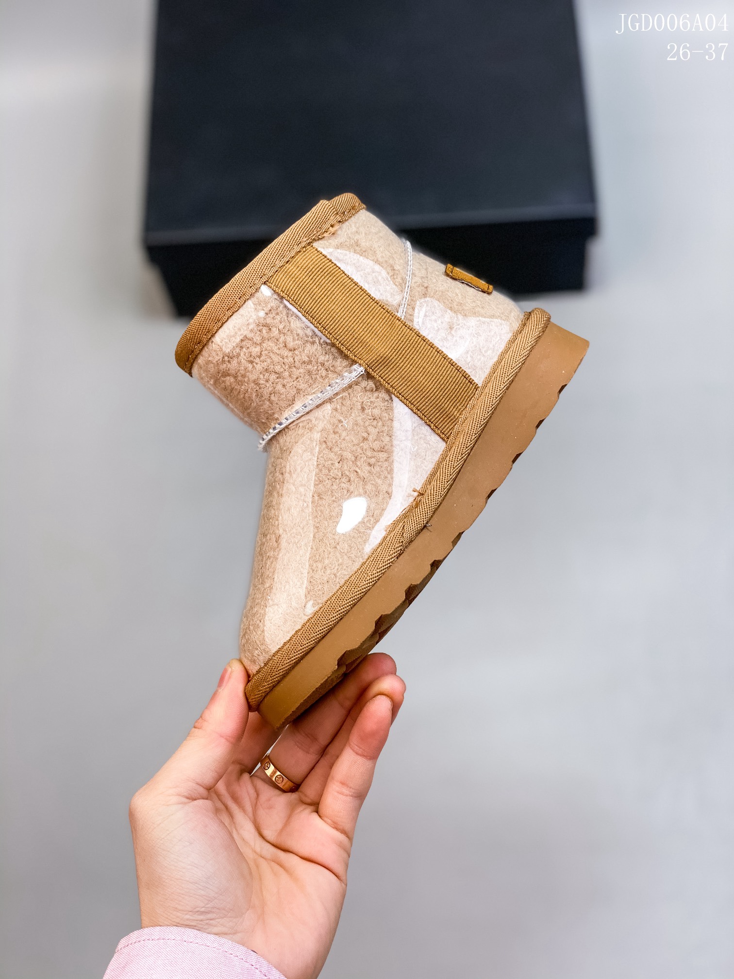 图片[3]-🍒UGG 2021爆版周冬雨同款果冻鞋明星同款秋冬新款加绒潮流棉鞋糖果透明儿童雪地靴短筒防水防滑保暖厚底一脚蹬童鞋亲了鞋 🍎材料：进口莱卡面+织带+内里羊羔毛+内里混纺羊毛+橡胶防滑底 颜色：米色，奶茶色，粉色，黑色，豹纹色 号码：26-37码-选品中心