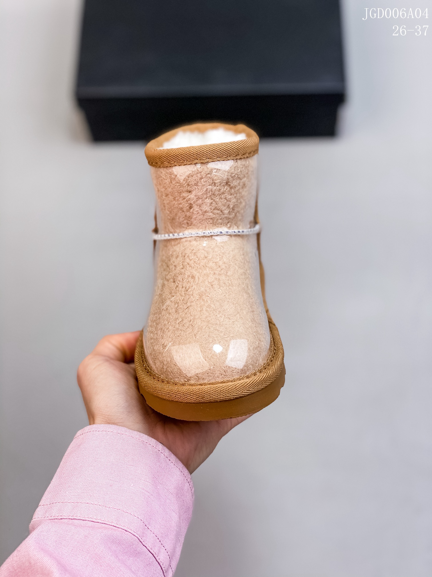 图片[6]-🍒UGG 2021爆版周冬雨同款果冻鞋明星同款秋冬新款加绒潮流棉鞋糖果透明儿童雪地靴短筒防水防滑保暖厚底一脚蹬童鞋亲了鞋 🍎材料：进口莱卡面+织带+内里羊羔毛+内里混纺羊毛+橡胶防滑底 颜色：米色，奶茶色，粉色，黑色，豹纹色 号码：26-37码-选品中心