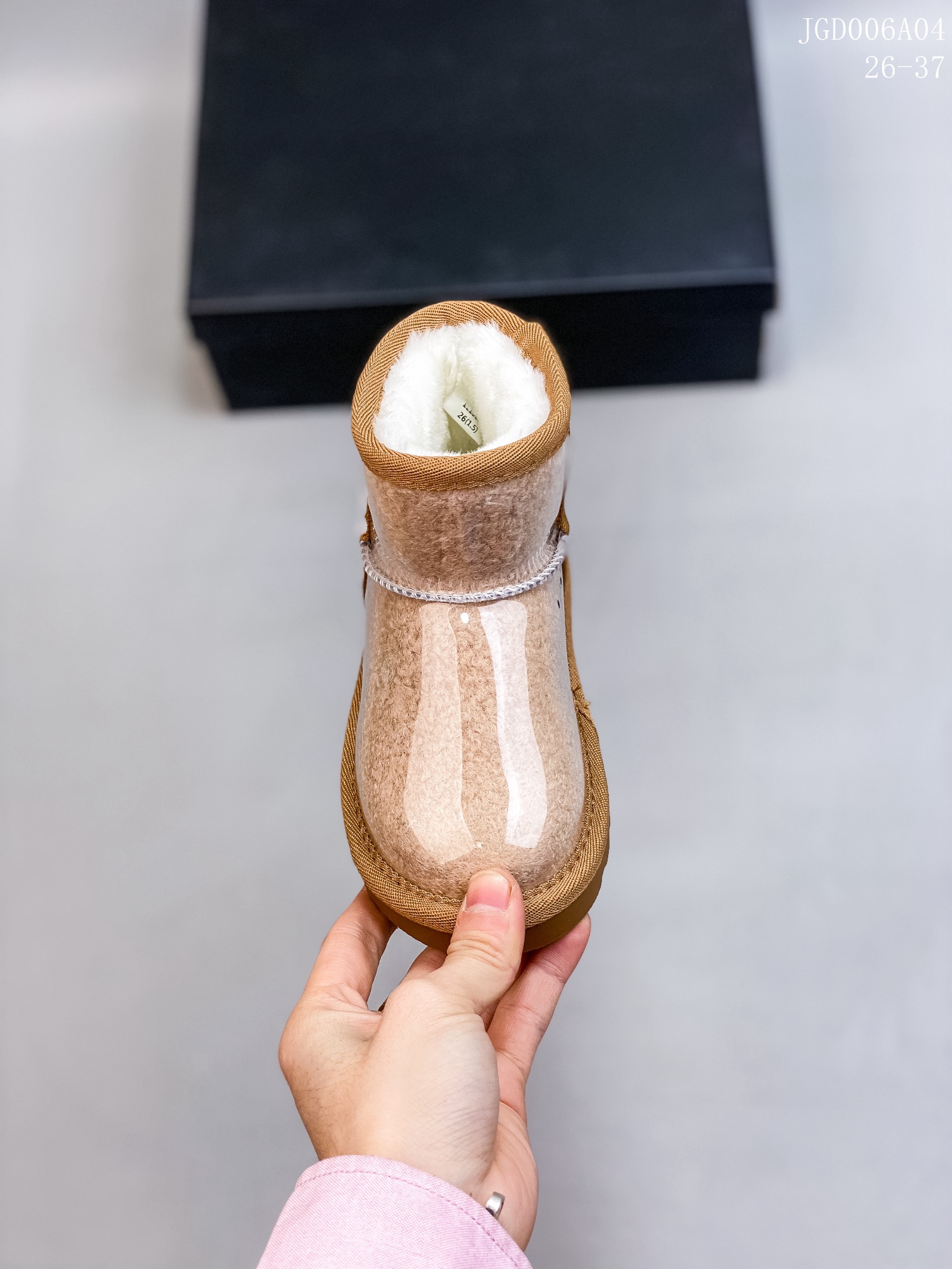 图片[2]-🍒UGG 2021爆版周冬雨同款果冻鞋明星同款秋冬新款加绒潮流棉鞋糖果透明儿童雪地靴短筒防水防滑保暖厚底一脚蹬童鞋亲了鞋 🍎材料：进口莱卡面+织带+内里羊羔毛+内里混纺羊毛+橡胶防滑底 颜色：米色，奶茶色，粉色，黑色，豹纹色 号码：26-37码-选品中心