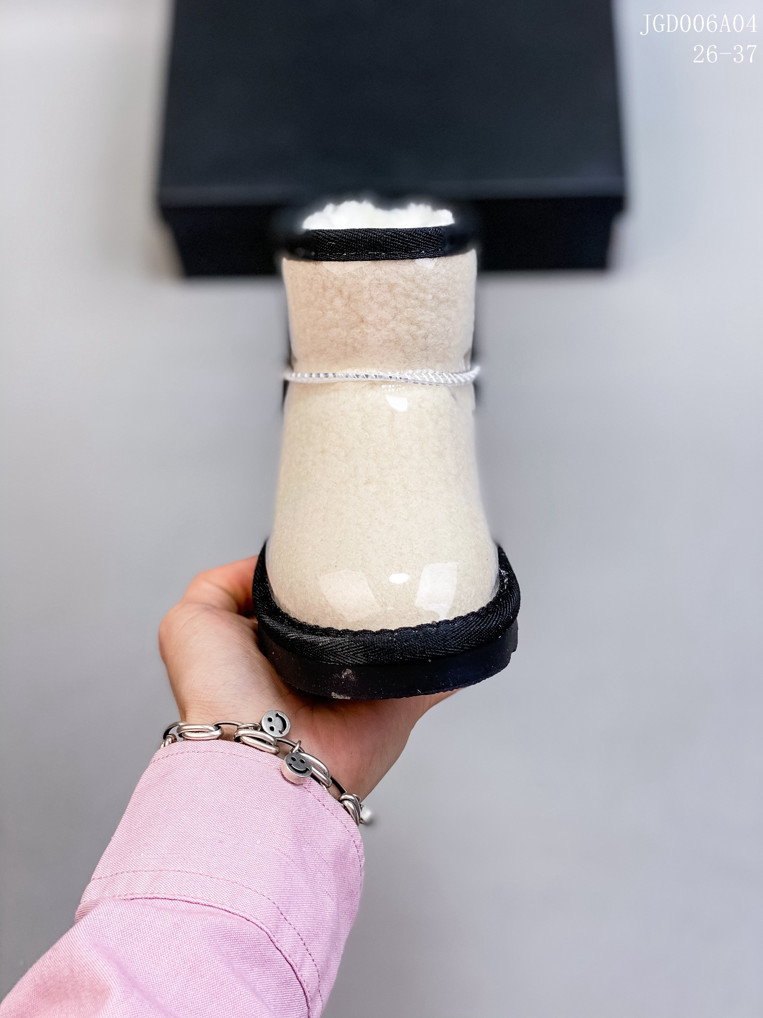 图片[6]-🍒UGG 2021爆版周冬雨同款果冻鞋明星同款秋冬新款加绒潮流棉鞋糖果透明儿童雪地靴短筒防水防滑保暖厚底一脚蹬童鞋亲了鞋 材料：进口莱卡面+织带+内里羊羔毛+内里混纺羊毛+橡胶防滑底 颜色：米色，奶茶色，粉色，黑色，豹纹色 号码：26-37码-选品中心