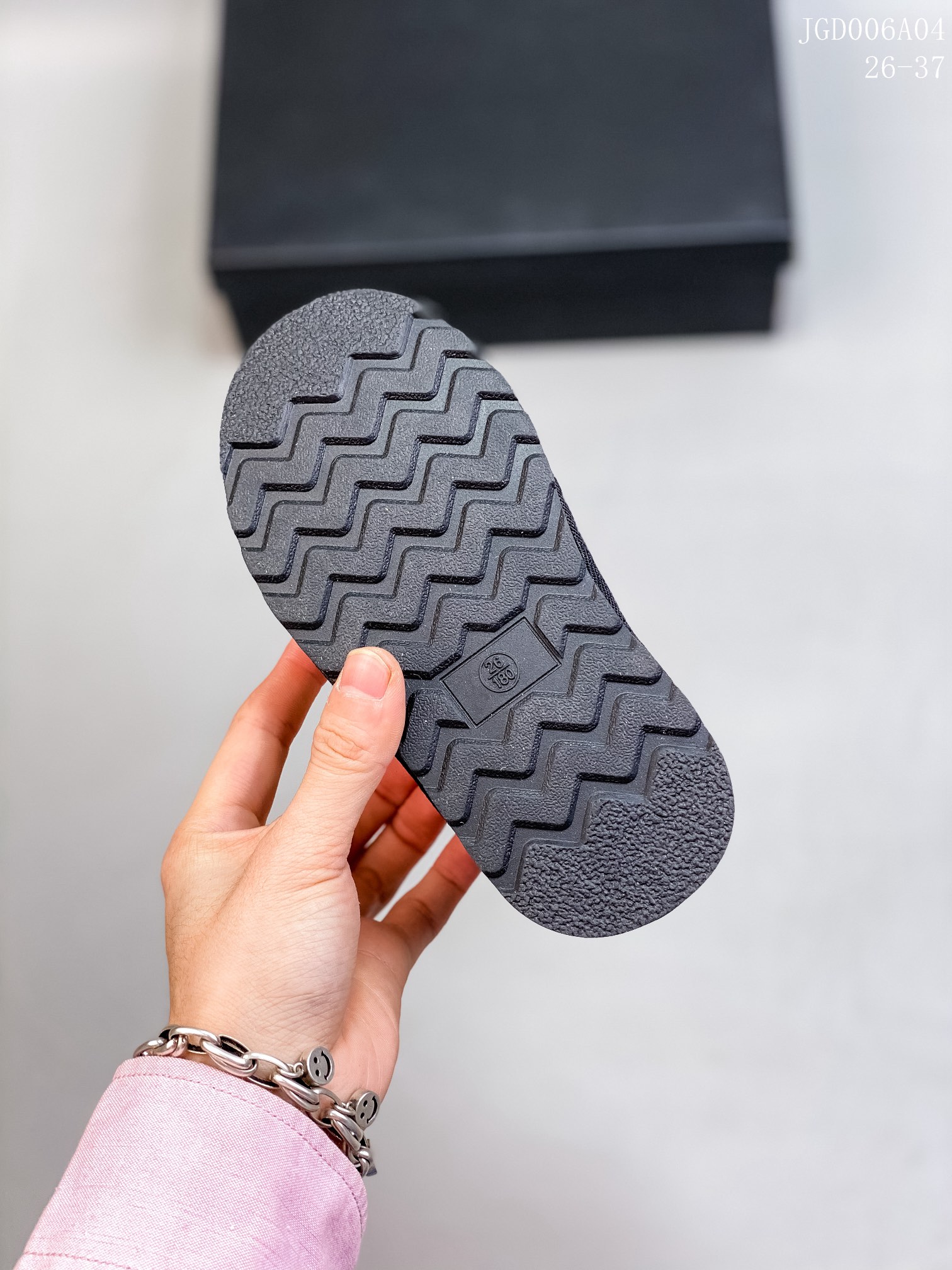 图片[5]-🍒UGG 2021爆版周冬雨同款果冻鞋明星同款秋冬新款加绒潮流棉鞋糖果透明儿童雪地靴短筒防水防滑保暖厚底一脚蹬童鞋亲了鞋 材料：进口莱卡面+织带+内里羊羔毛+内里混纺羊毛+橡胶防滑底 颜色：米色，奶茶色，粉色，黑色，豹纹色 号码：26-37码-选品中心