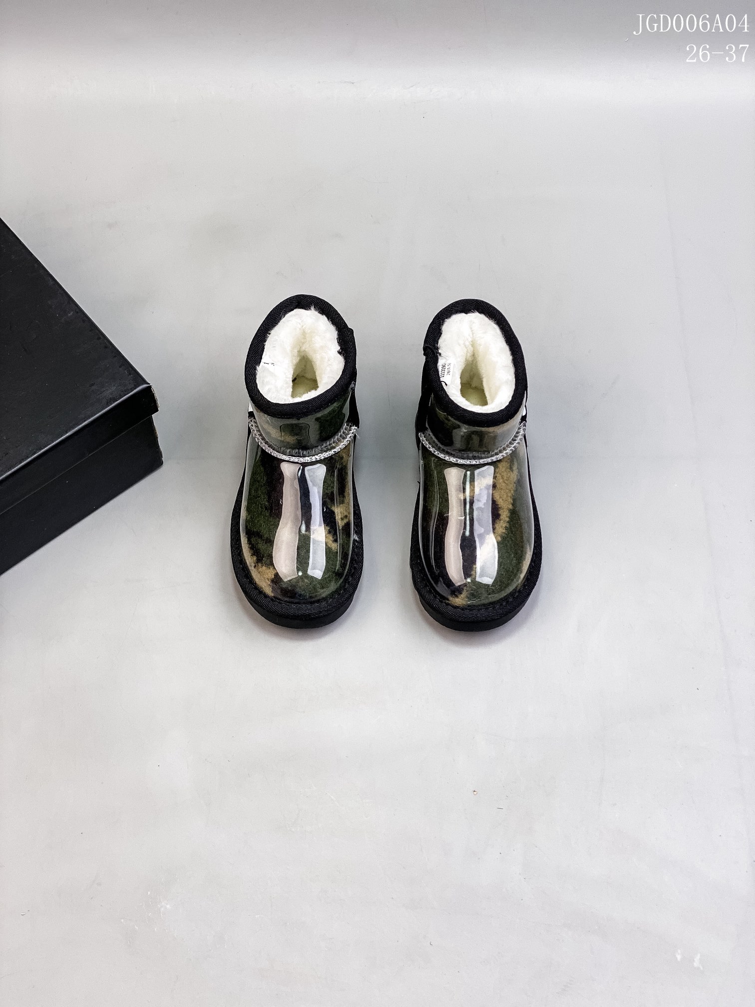 图片[9]-🍒UGG 2021爆版周冬雨同款果冻鞋明星同款秋冬新款加绒潮流棉鞋糖果透明儿童雪地靴短筒防水防滑保暖厚底一脚蹬童鞋亲了鞋 材料：进口莱卡面+织带+内里羊羔毛+内里混纺羊毛+橡胶防滑底 颜色：米色，奶茶色，粉色，黑色，豹纹色 号码：26-37码-选品中心