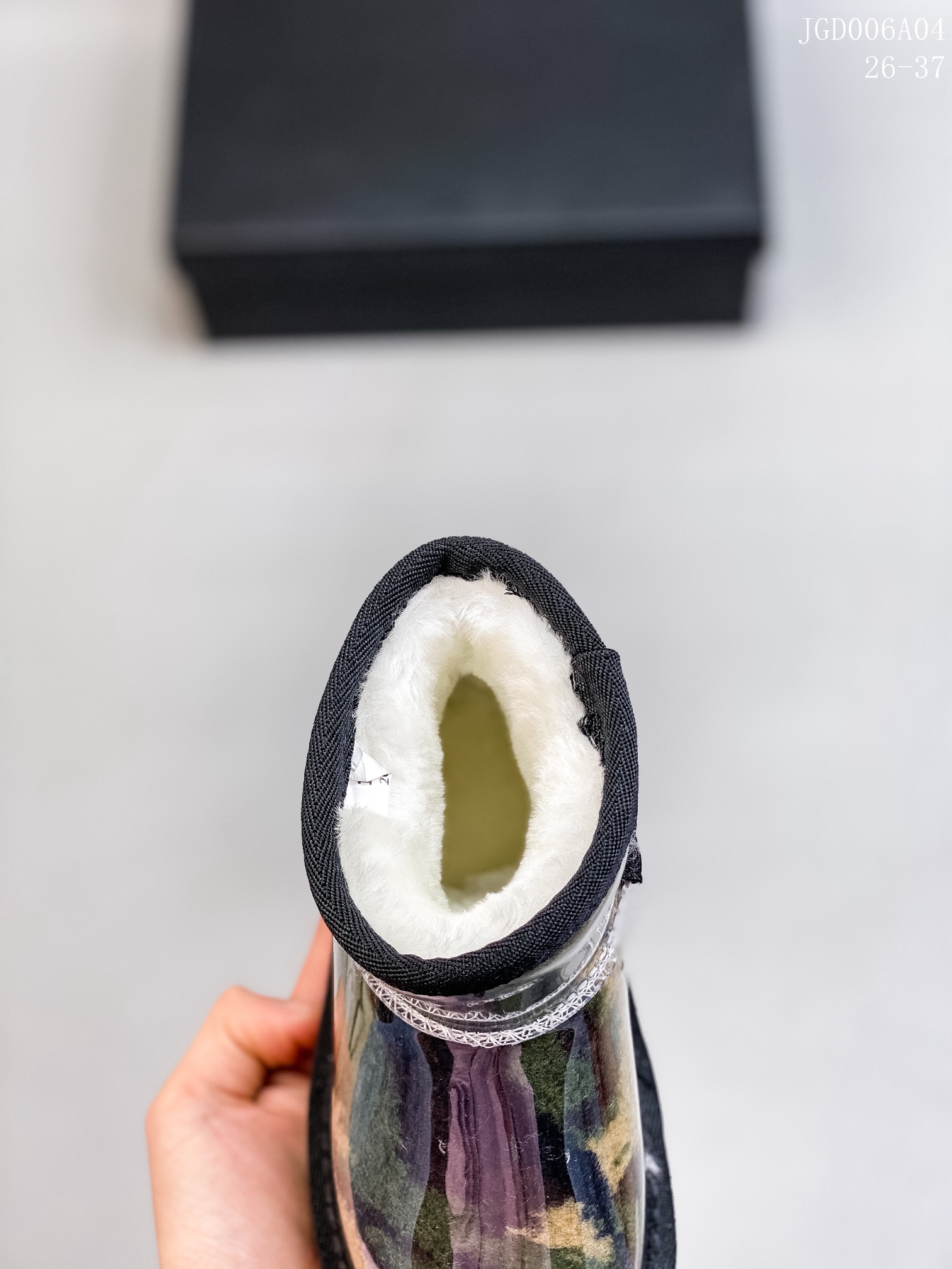 图片[7]-🍒UGG 2021爆版周冬雨同款果冻鞋明星同款秋冬新款加绒潮流棉鞋糖果透明儿童雪地靴短筒防水防滑保暖厚底一脚蹬童鞋亲了鞋 材料：进口莱卡面+织带+内里羊羔毛+内里混纺羊毛+橡胶防滑底 颜色：米色，奶茶色，粉色，黑色，豹纹色 号码：26-37码-选品中心