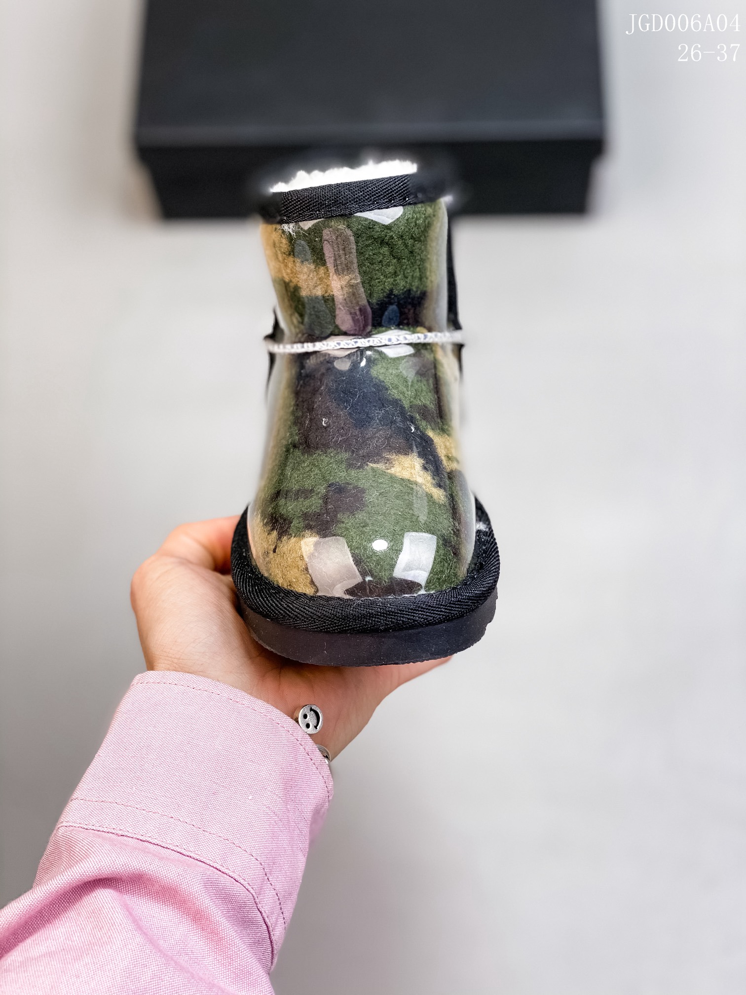 图片[6]-🍒UGG 2021爆版周冬雨同款果冻鞋明星同款秋冬新款加绒潮流棉鞋糖果透明儿童雪地靴短筒防水防滑保暖厚底一脚蹬童鞋亲了鞋 材料：进口莱卡面+织带+内里羊羔毛+内里混纺羊毛+橡胶防滑底 颜色：米色，奶茶色，粉色，黑色，豹纹色 号码：26-37码-选品中心