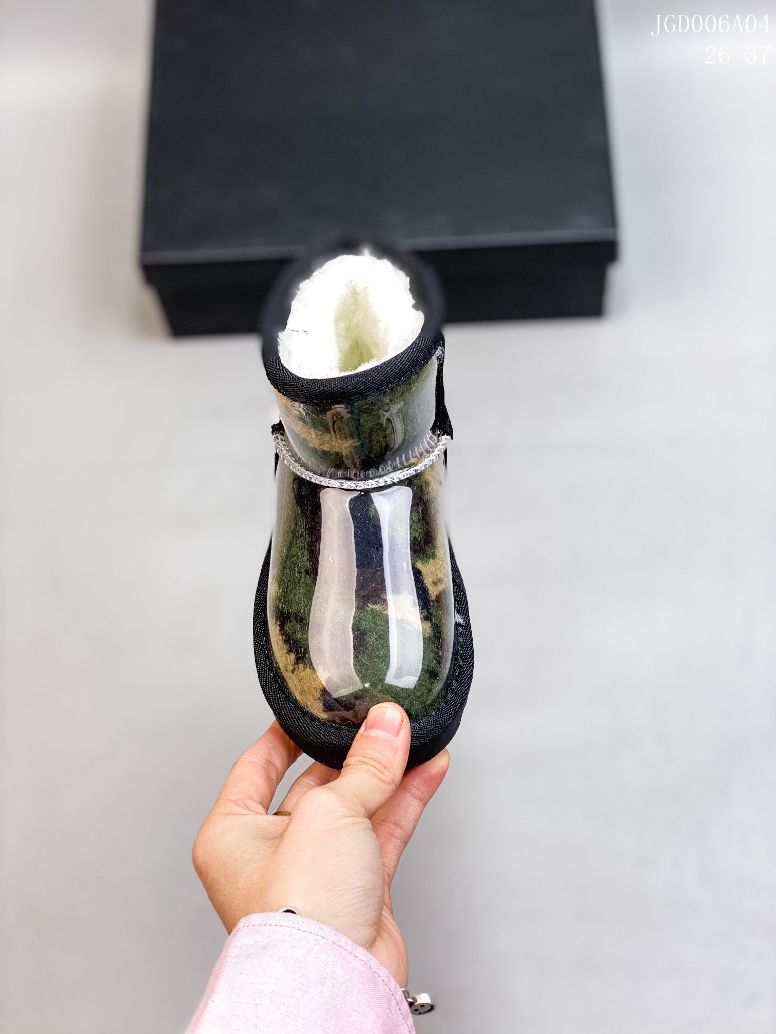 图片[2]-🍒UGG 2021爆版周冬雨同款果冻鞋明星同款秋冬新款加绒潮流棉鞋糖果透明儿童雪地靴短筒防水防滑保暖厚底一脚蹬童鞋亲了鞋 材料：进口莱卡面+织带+内里羊羔毛+内里混纺羊毛+橡胶防滑底 颜色：米色，奶茶色，粉色，黑色，豹纹色 号码：26-37码-选品中心