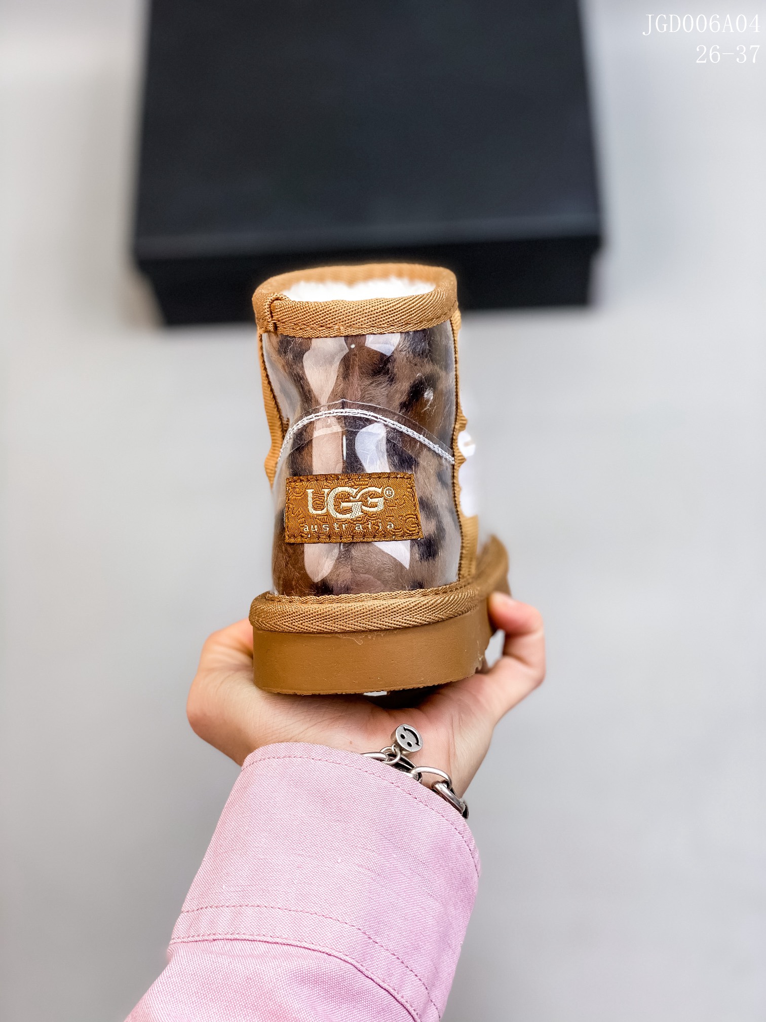 图片[4]-🍒UGG 2021爆版周冬雨同款果冻鞋明星同款秋冬新款加绒潮流棉鞋糖果透明儿童雪地靴短筒防水防滑保暖厚底一脚蹬童鞋亲了鞋 材料：进口莱卡面+织带+内里羊羔毛+内里混纺羊毛+橡胶防滑底 颜色：米色，奶茶色，粉色，黑色，豹纹色 号码：26-37码-选品中心