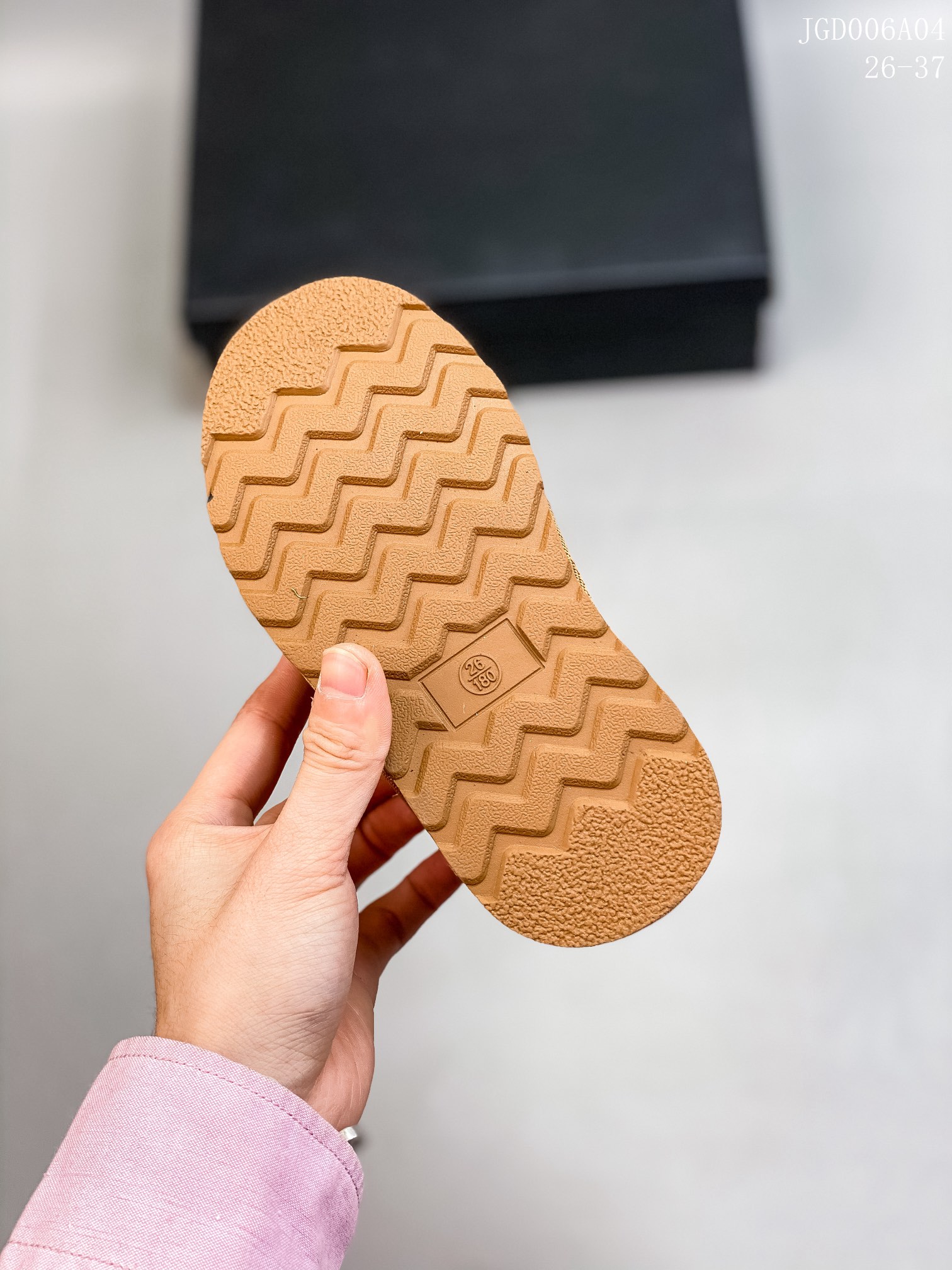 图片[5]-🍒UGG 2021爆版周冬雨同款果冻鞋明星同款秋冬新款加绒潮流棉鞋糖果透明儿童雪地靴短筒防水防滑保暖厚底一脚蹬童鞋亲了鞋 材料：进口莱卡面+织带+内里羊羔毛+内里混纺羊毛+橡胶防滑底 颜色：米色，奶茶色，粉色，黑色，豹纹色 号码：26-37码-选品中心