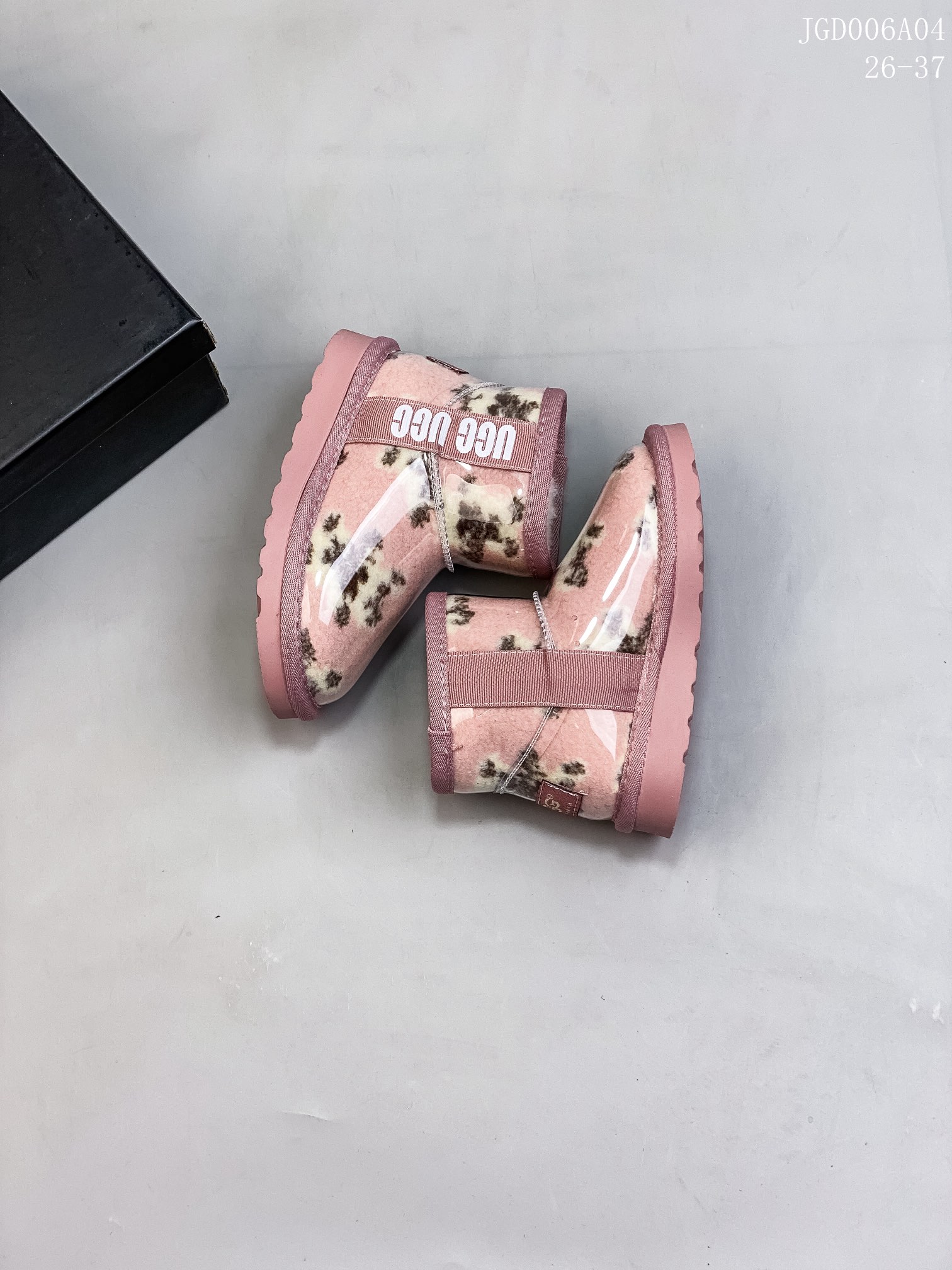 图片[8]-🍒UGG 2021爆版周冬雨同款果冻鞋明星同款秋冬新款加绒潮流棉鞋糖果透明儿童雪地靴短筒防水防滑保暖厚底一脚蹬童鞋亲了鞋 材料：进口莱卡面+织带+内里羊羔毛+内里混纺羊毛+橡胶防滑底 颜色：米色，奶茶色，粉色，黑色，豹纹色 号码：26-37码-选品中心