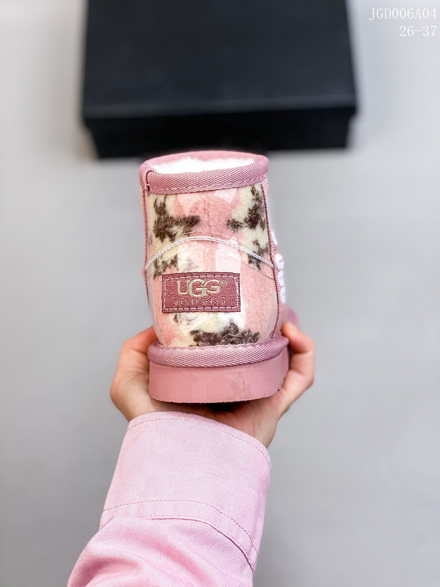 图片[4]-🍒UGG 2021爆版周冬雨同款果冻鞋明星同款秋冬新款加绒潮流棉鞋糖果透明儿童雪地靴短筒防水防滑保暖厚底一脚蹬童鞋亲了鞋 材料：进口莱卡面+织带+内里羊羔毛+内里混纺羊毛+橡胶防滑底 颜色：米色，奶茶色，粉色，黑色，豹纹色 号码：26-37码-选品中心