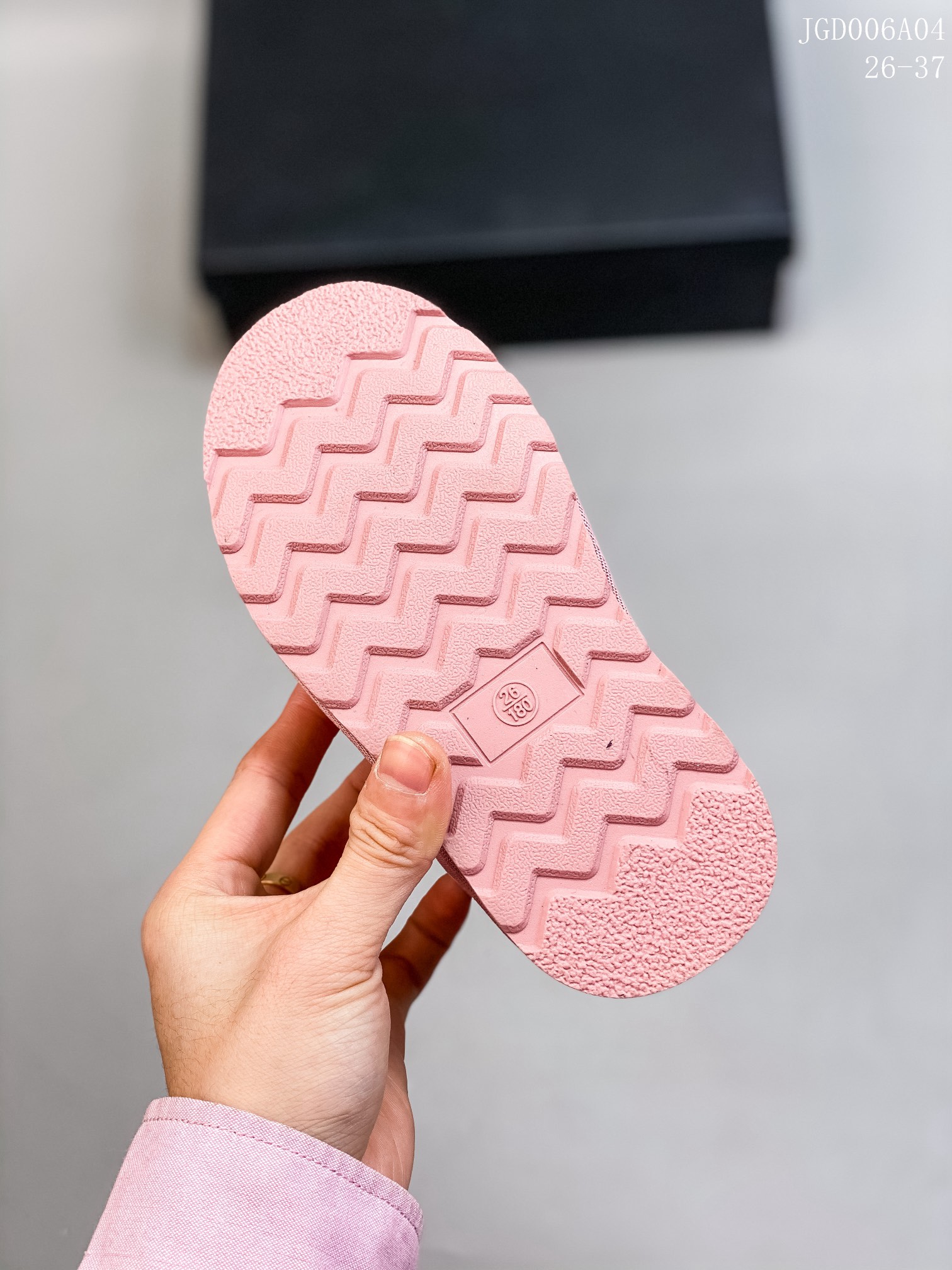 图片[5]-🍒UGG 2021爆版周冬雨同款果冻鞋明星同款秋冬新款加绒潮流棉鞋糖果透明儿童雪地靴短筒防水防滑保暖厚底一脚蹬童鞋亲了鞋 材料：进口莱卡面+织带+内里羊羔毛+内里混纺羊毛+橡胶防滑底 颜色：米色，奶茶色，粉色，黑色，豹纹色 号码：26-37码-选品中心