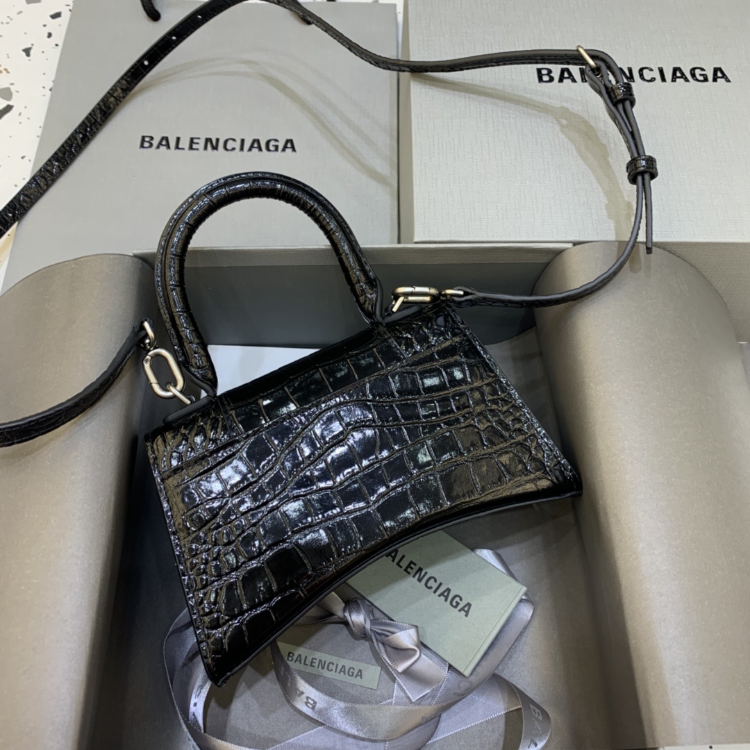 mini号原单Balencia巴黎家本季重磅鳄鱼黑配银扣沙漏包独特的标志性弧线形状造型极具辨识度一眼就让