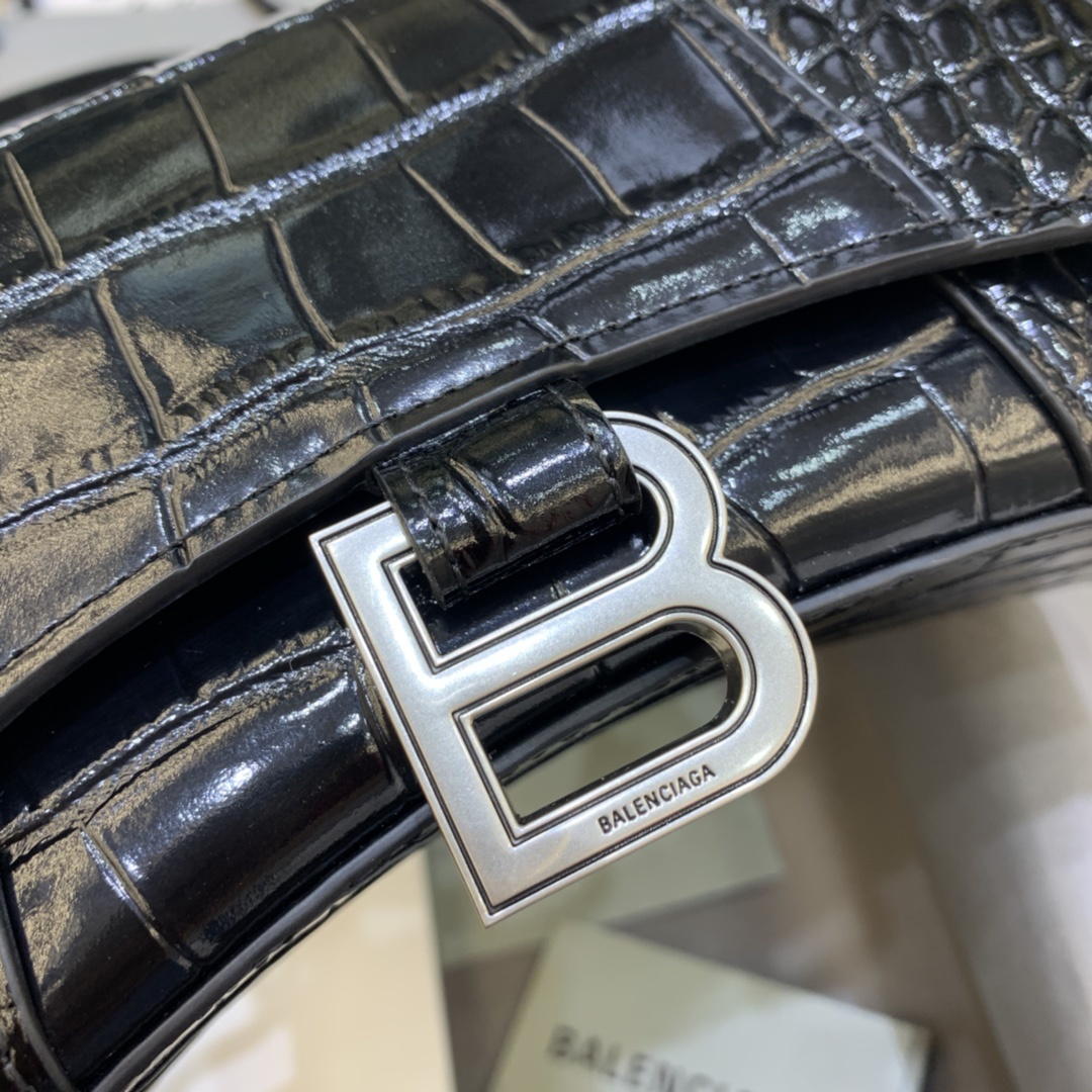 mini号原单Balencia巴黎家本季重磅鳄鱼黑配银扣沙漏包独特的标志性弧线形状造型极具辨识度一眼就让