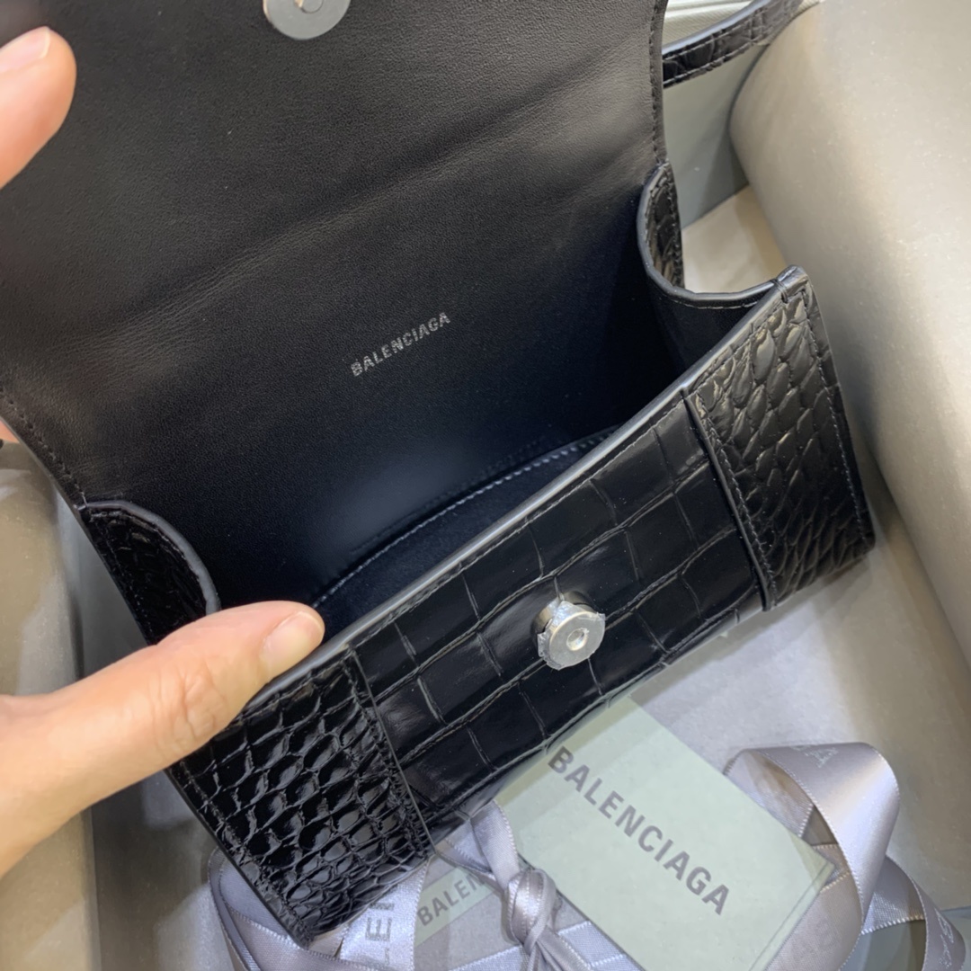 mini号原单Balencia巴黎家本季重磅鳄鱼黑配银扣沙漏包独特的标志性弧线形状造型极具辨识度一眼就让