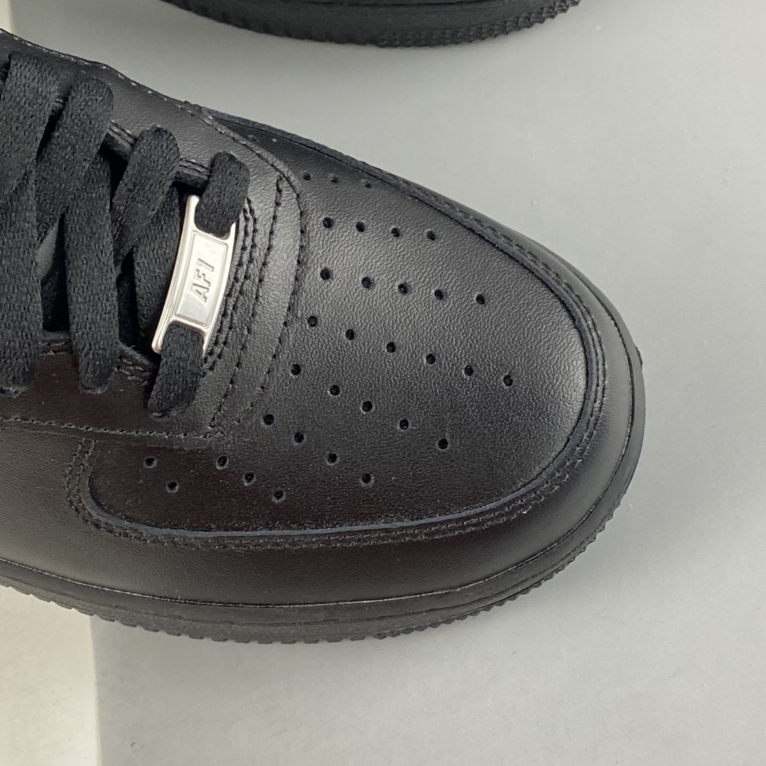 P160  NIKE Air Force 1 Low ’07 空军一号纯黑低帮经典板鞋 CW2288-001