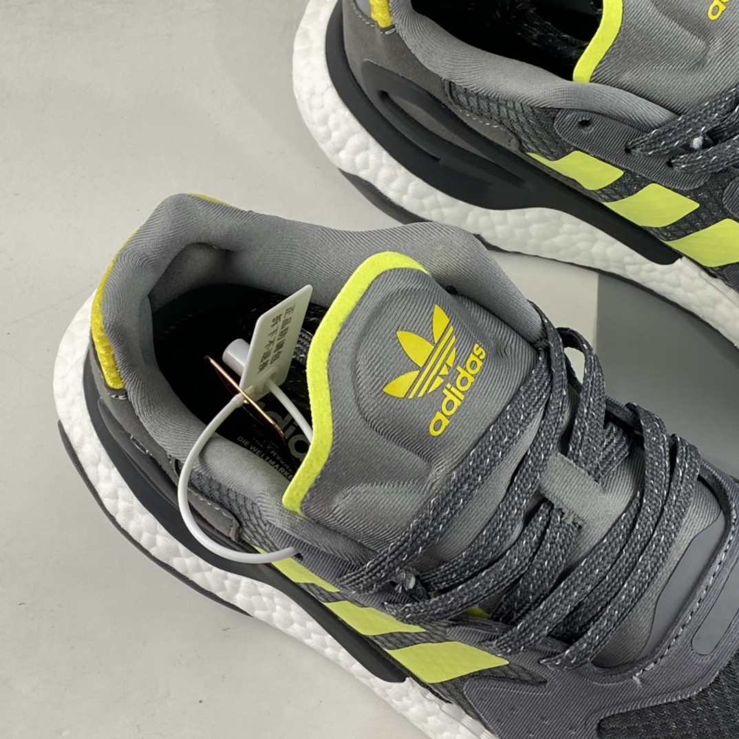 P220   Adidas Originals 2020 Day Jogger Boost 三叶草2020版慢跑者系列高弹复古休闲运动跑鞋 FW5997