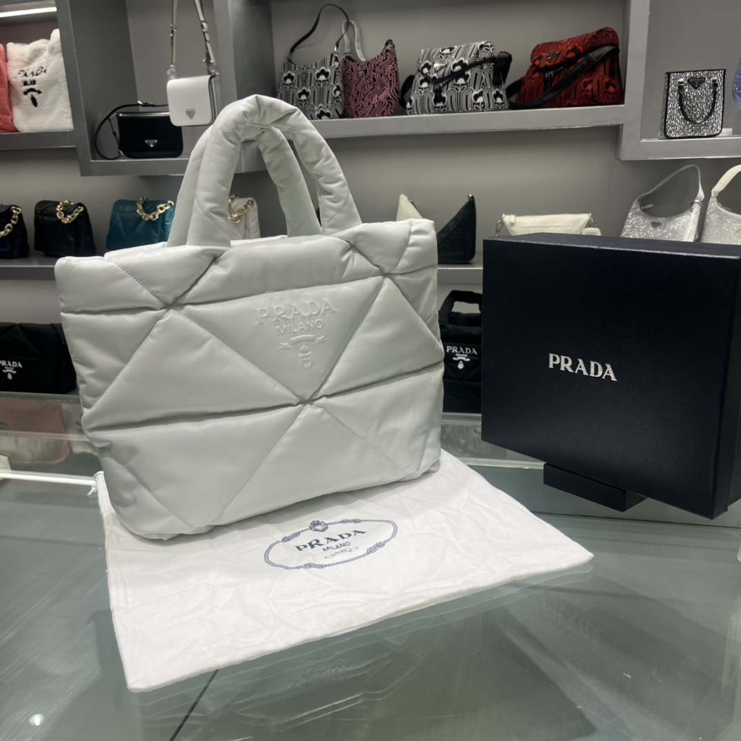Prada 进口小羊皮羽绒棉包 白