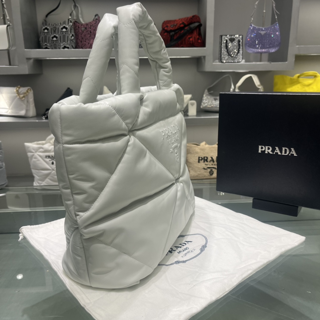 Prada 进口小羊皮羽绒棉包 白