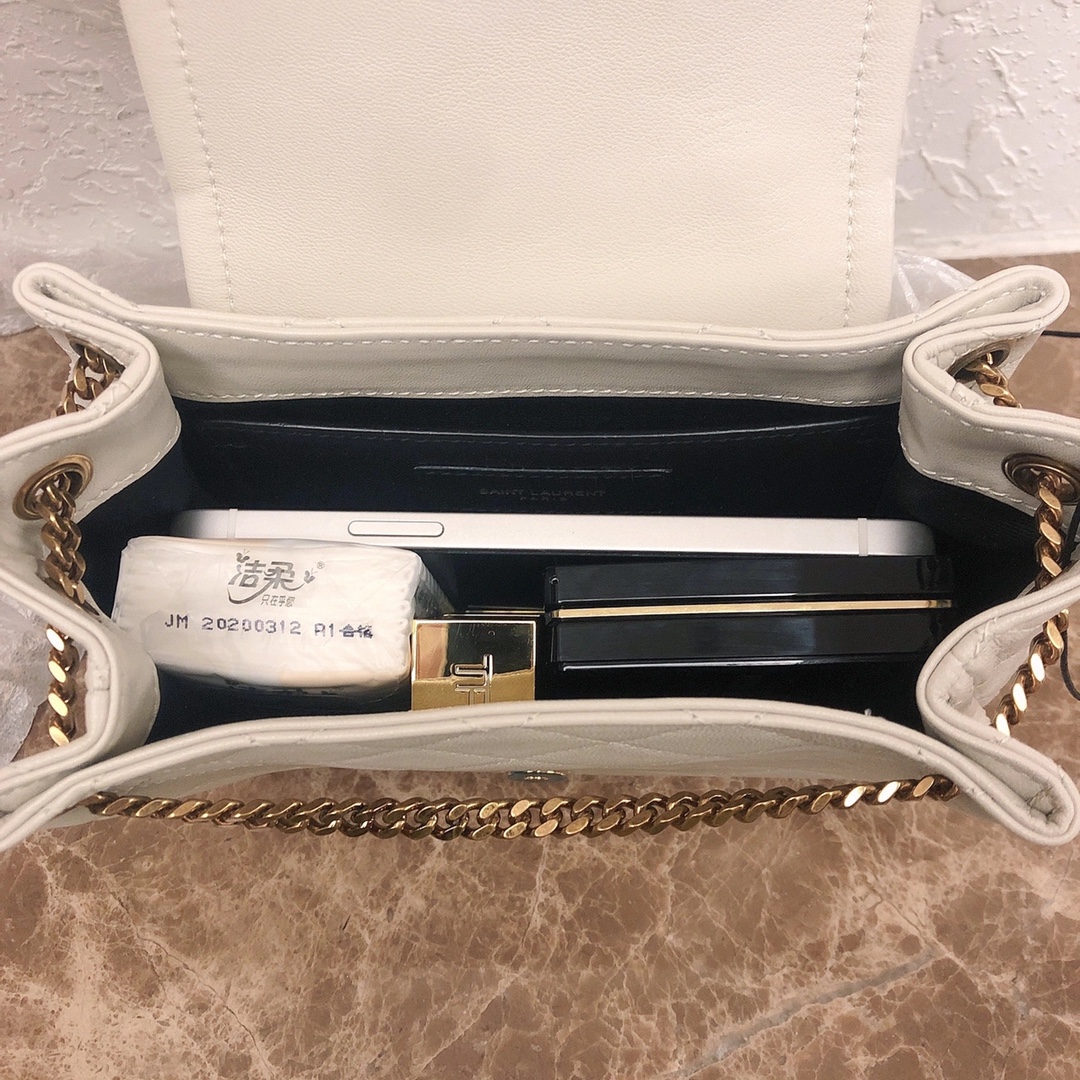 YSL 𝐌𝐢𝐧𝐢 𝐍𝐨𝐥𝐢𝐭𝐚 复古翻盖包 672738白色