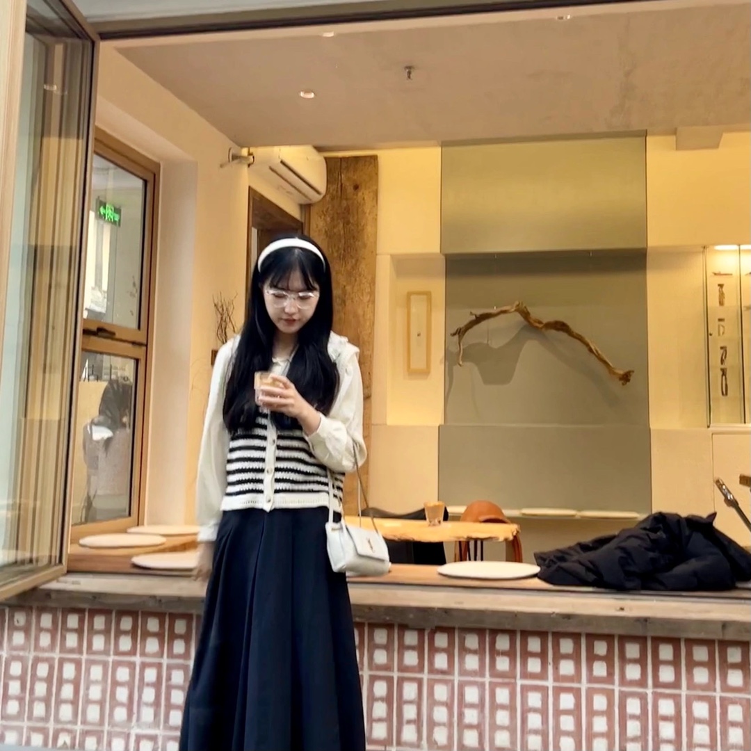 YSL 𝐌𝐢𝐧𝐢 𝐍𝐨𝐥𝐢𝐭𝐚 复古翻盖包 672738白色