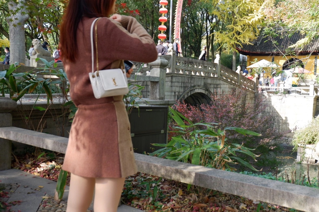 YSL 𝐌𝐢𝐧𝐢 𝐍𝐨𝐥𝐢𝐭𝐚 复古翻盖包 672738白色