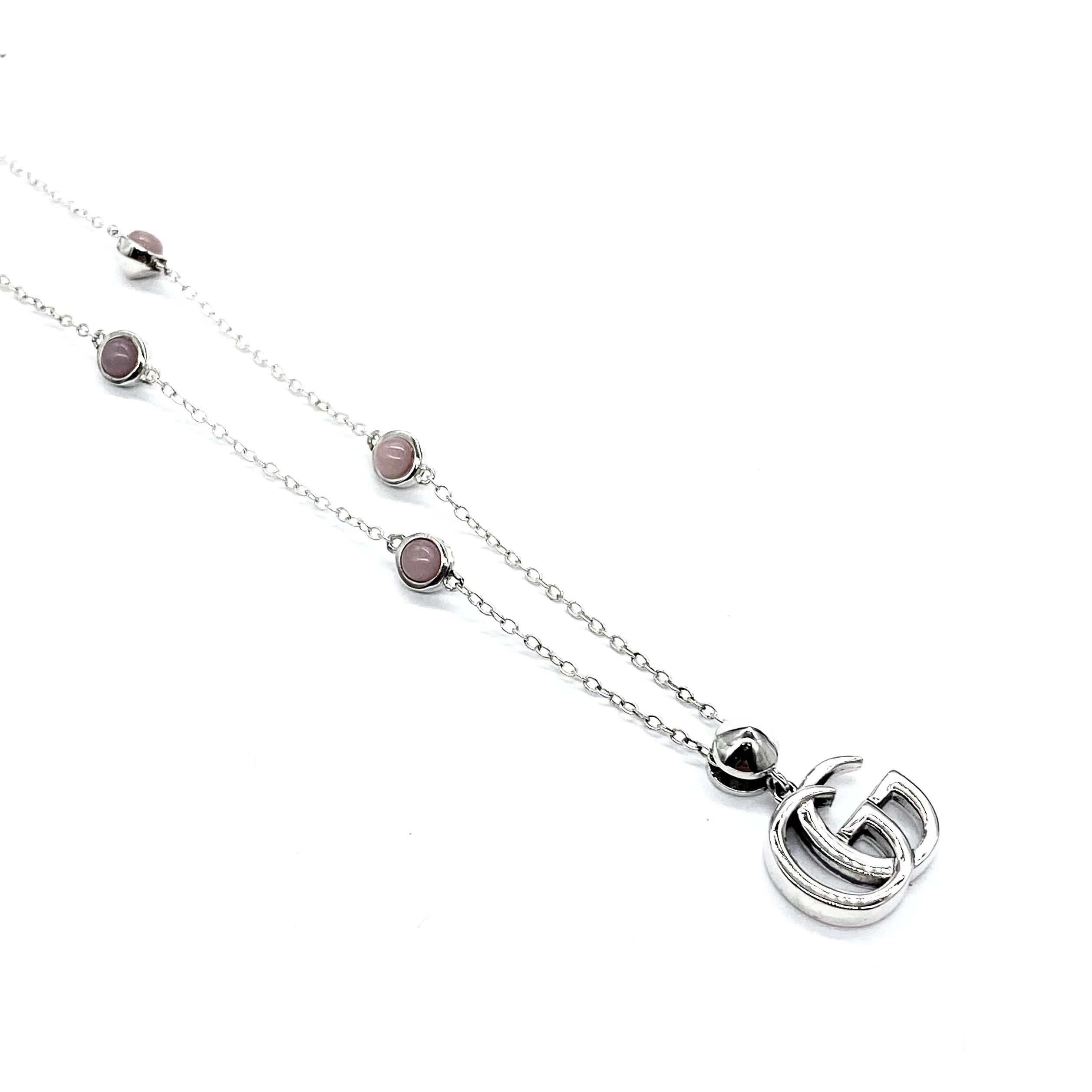 NO:100802,Gucc* Double G Mother of Pearl Necklace, old-fashioned effect silver, consistent details, classic double G logo, chic chain is decorated with pink Mother of Pearl, exuding a noble and elegant atmosphere, chain length size42cm adjustable number 200530, Gucci necklace, gucci, gucci, necklace, pure silver19860909Gucc* 双G珍珠母贝项链 做旧效果纯银 细节一致 经典双G标志 别致的链条上饰有粉色珍珠母贝,散发高贵典雅的气息 链长size42cm 可调节 编号200530,古驰项链,gucci,gucci,necklace,pure silver,Jewelry