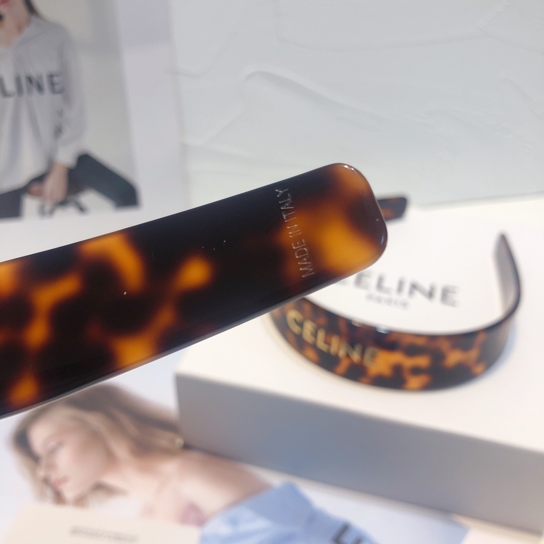  上新✨✨✨celine塞林）
新款👏celine塞林发箍
对版11高品质 进品板材
秋冬新款celin