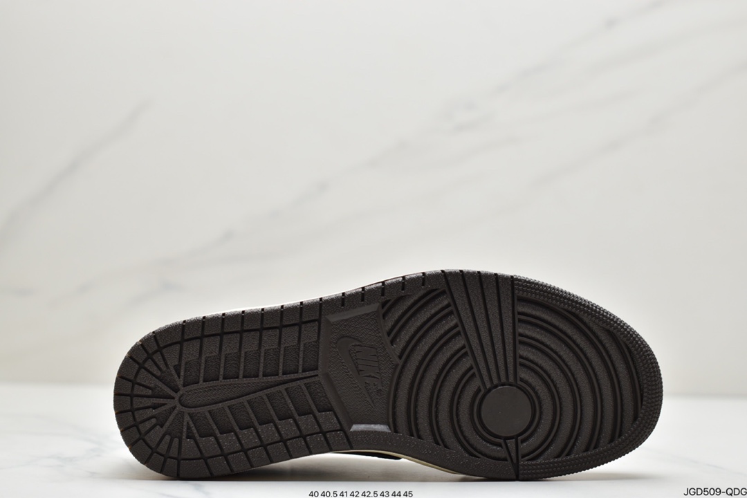 180  Travis Scott x Air Jordan AJ1 Low QX 倒钩TS联名低帮板鞋CQ4277-001