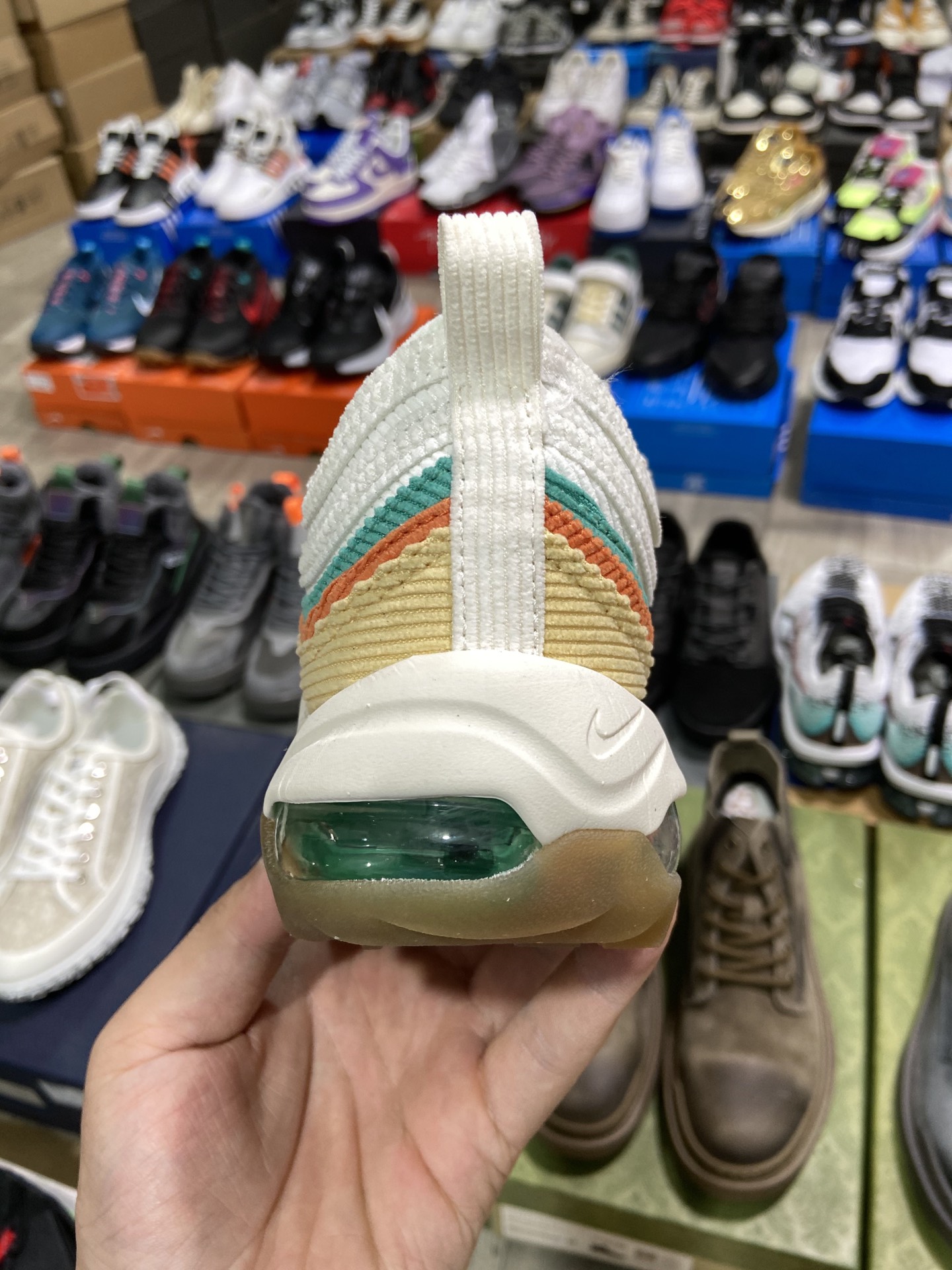240 耐克Nike Wmns Air Max 97 复古气垫百搭休闲运动慢跑鞋CJ0563-200-莆田鞋,莆田鞋货源,高仿鞋,高仿鞋货源,安福档口,莆田高仿鞋,莆田鞋批发,高仿鞋批发,莆田高仿运动鞋,高仿运动鞋,莆田运动鞋 240 耐克Nike Wmns Air Max 97 复古气垫百搭休闲运动慢跑鞋CJ0563-200