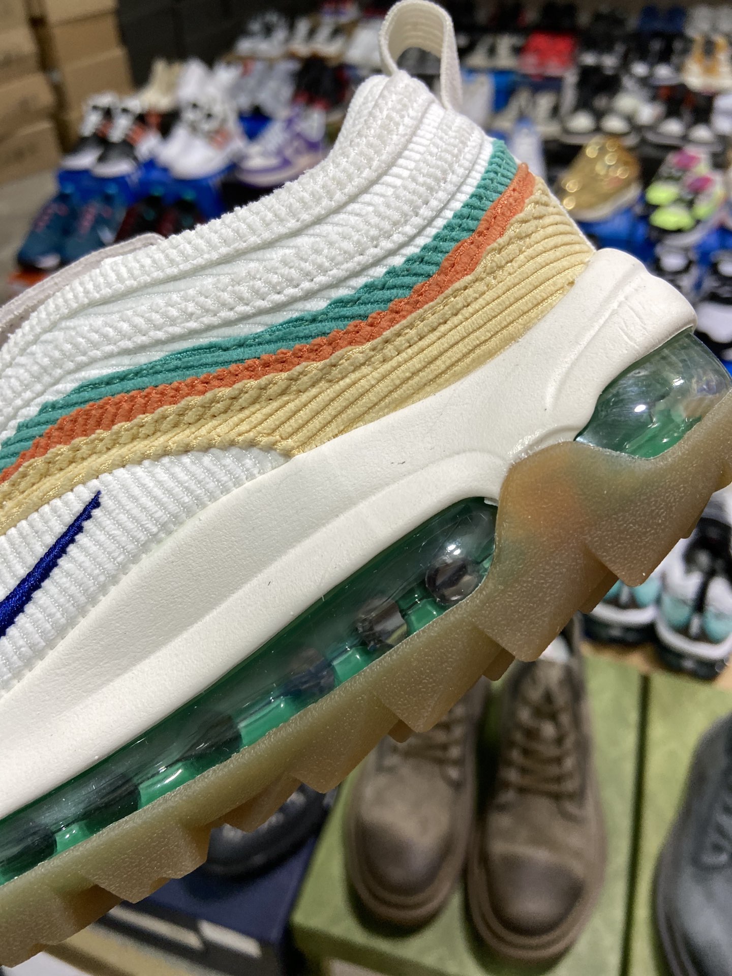 240 耐克Nike Wmns Air Max 97 复古气垫百搭休闲运动慢跑鞋CJ0563-200-莆田鞋,莆田鞋货源,高仿鞋,高仿鞋货源,安福档口,莆田高仿鞋,莆田鞋批发,高仿鞋批发,莆田高仿运动鞋,高仿运动鞋,莆田运动鞋 240 耐克Nike Wmns Air Max 97 复古气垫百搭休闲运动慢跑鞋CJ0563-200