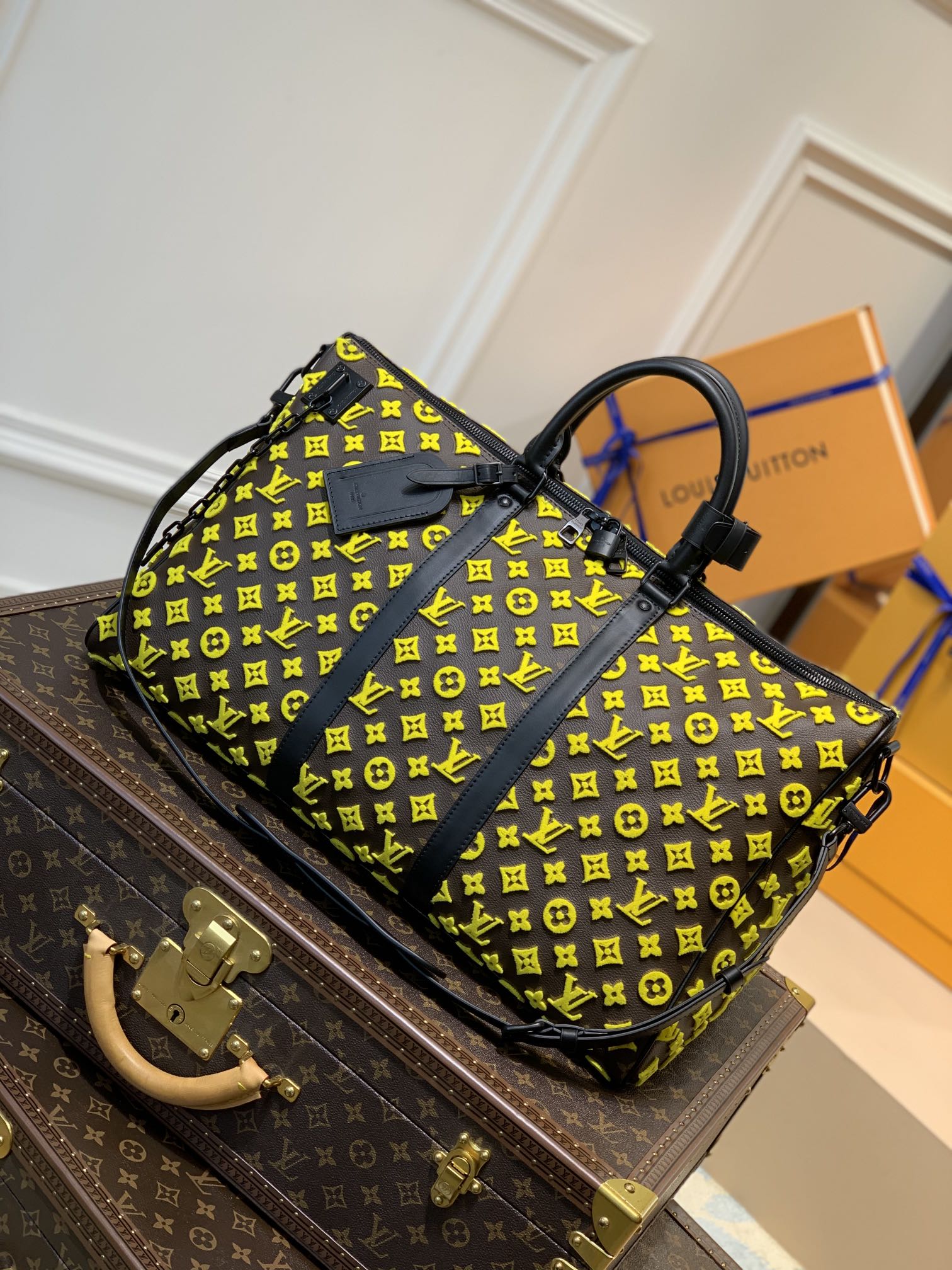 Louis Vuitton LV Keepall Top
 Travel Bags Yellow Embroidery Canvas Triangle M45069