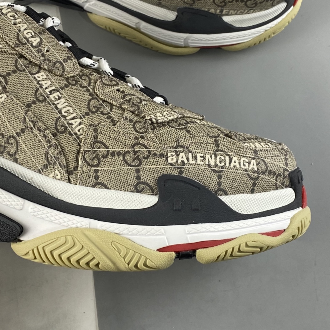 P480 Gucci x Balenciaga Triple S Clear Sole Sneaker”The Hacker Project” 681067 UMO20 9766