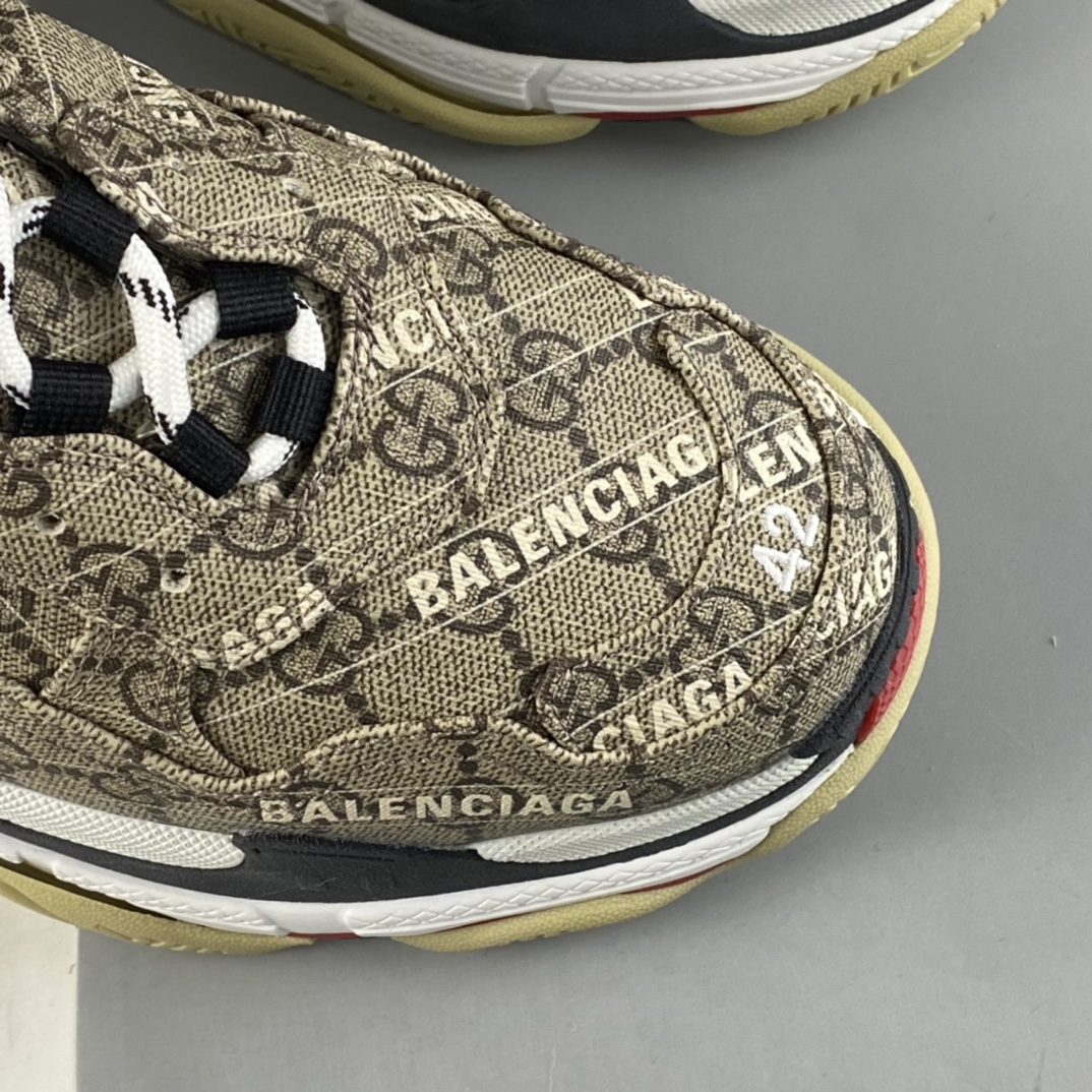 P480 Gucci x Balenciaga Triple S Clear Sole Sneaker”The Hacker Project” 681067 UMO20 9766