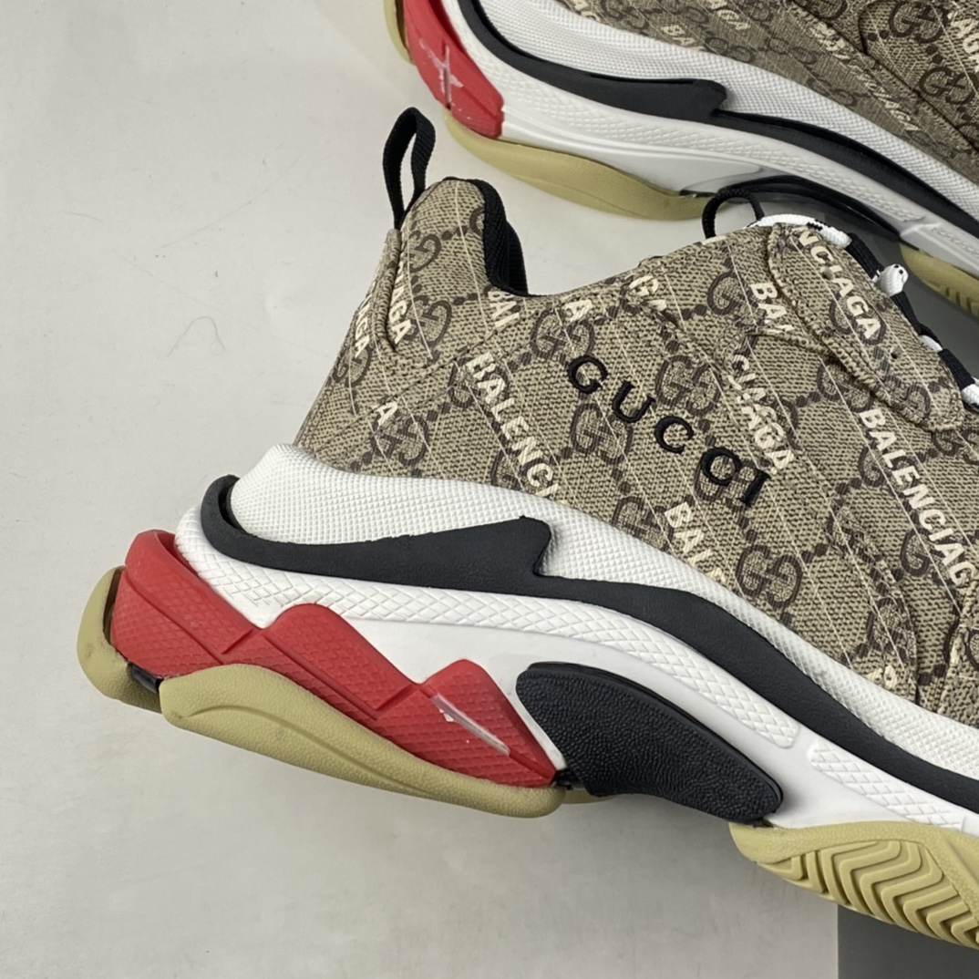 P480 Gucci x Balenciaga Triple S Clear Sole Sneaker”The Hacker Project” 681067 UMO20 9766