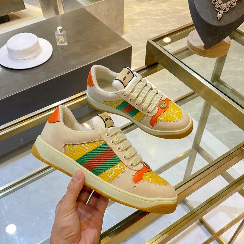 de fábrica Gucci. Inspiradas en las zapatillas clásicas de la época, las zapatillas Screener de la c