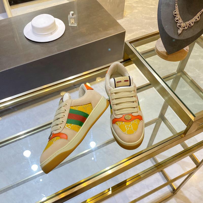 de fábrica Gucci. Inspiradas en las zapatillas clásicas de la época, las zapatillas Screener de la c